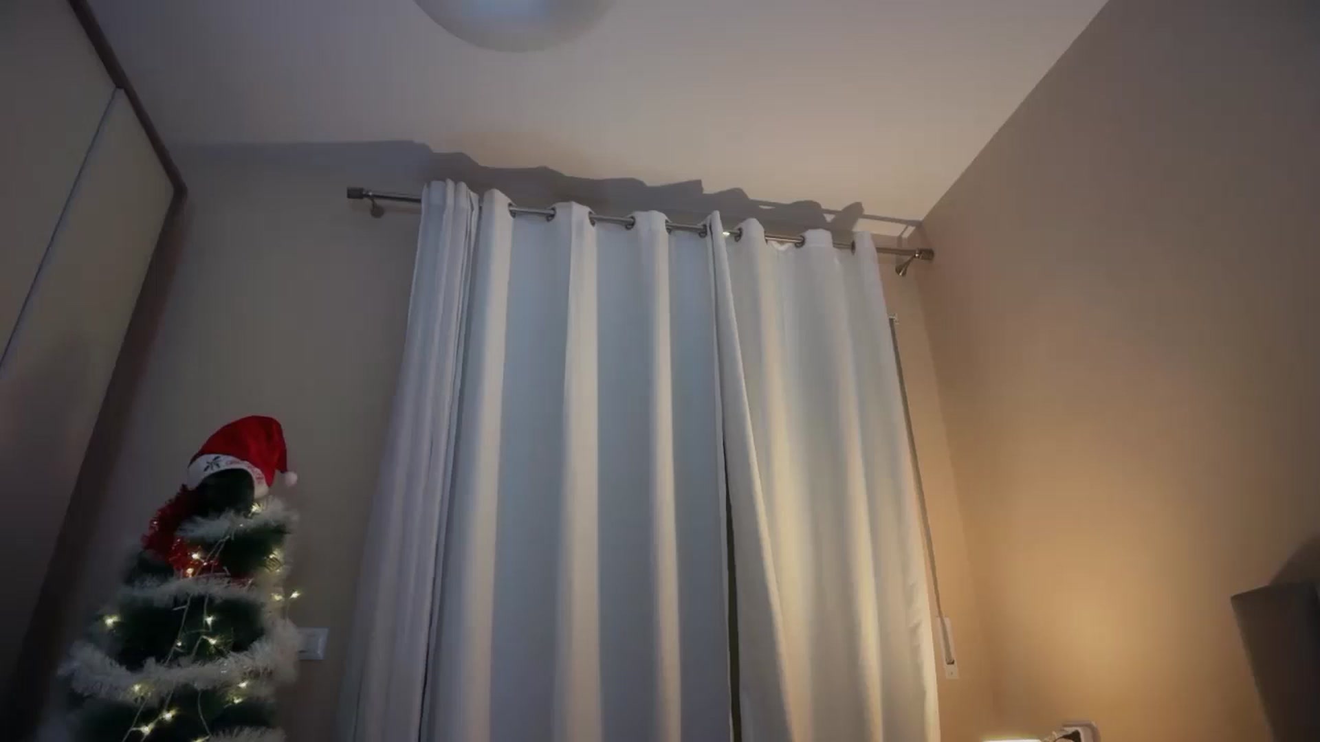 Gallery image thumbnail from SkySunFlower's myfreecams stream on, 12/25/2025, 03:42 image 20 of 20