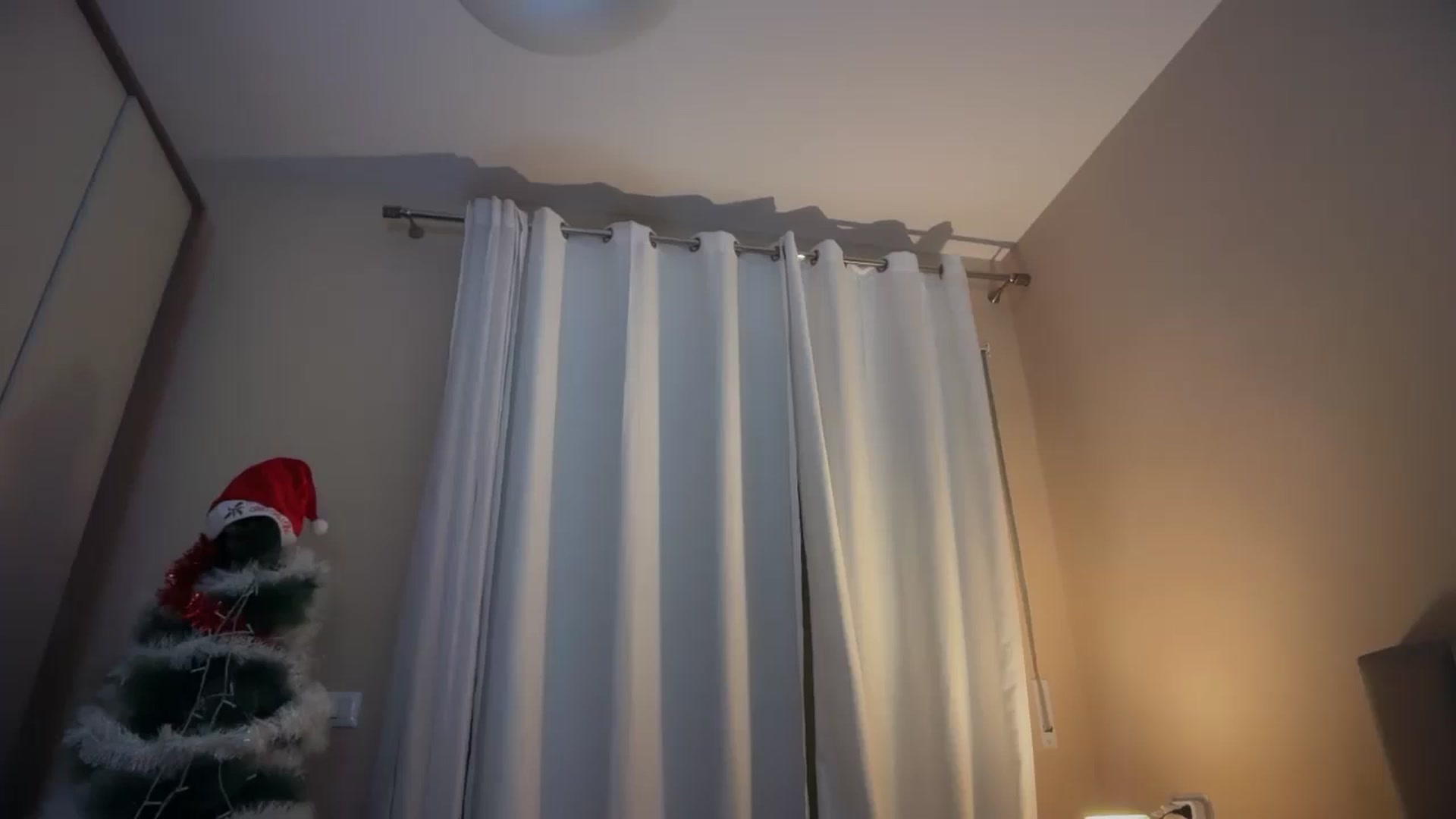 Gallery image thumbnail from SkySunFlower's myfreecams stream on, 12/25/2025, 03:42 image 18 of 20