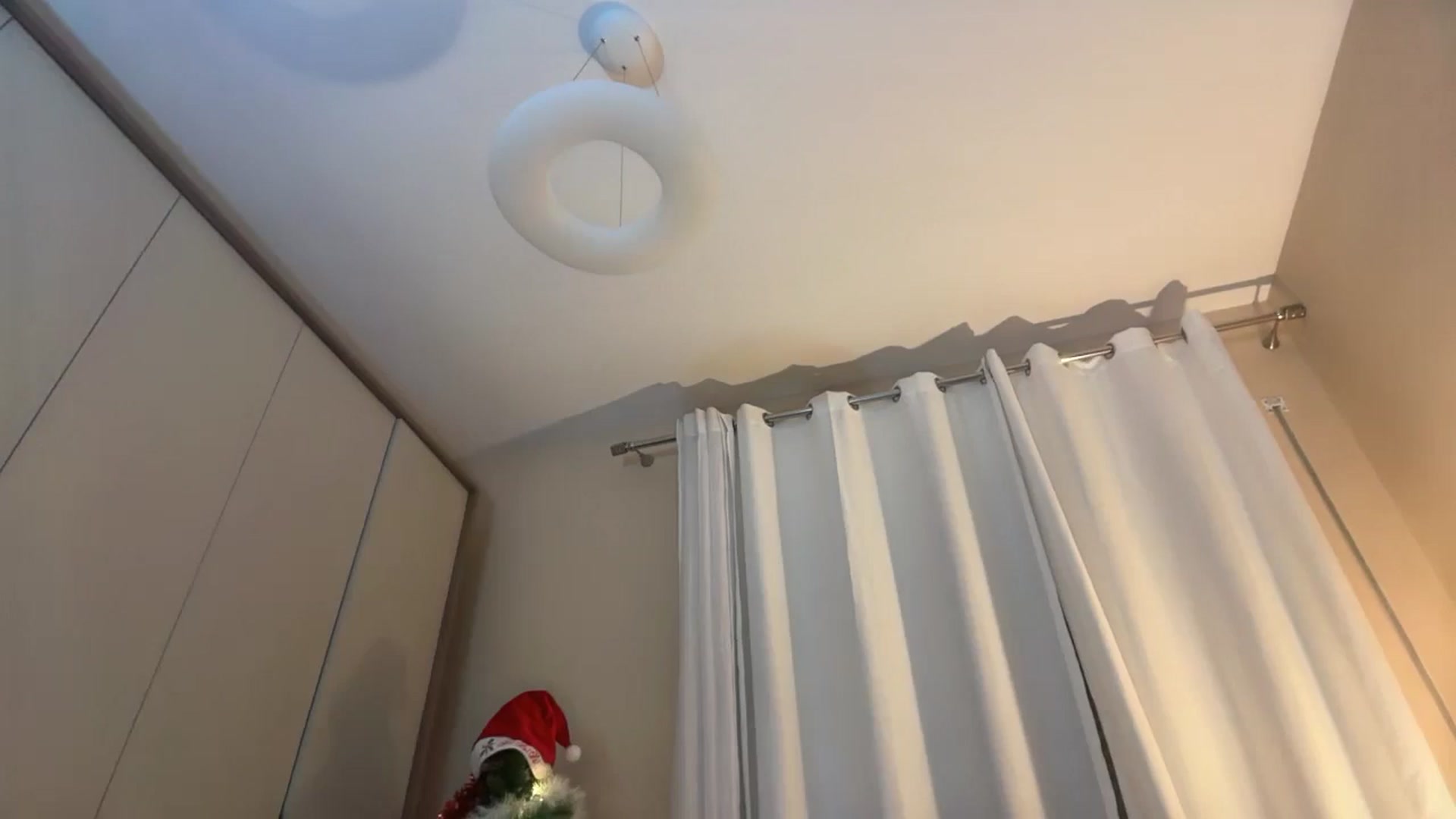 Gallery image thumbnail from SkySunFlower's myfreecams stream on, 12/25/2025, 05:42 image 18 of 20