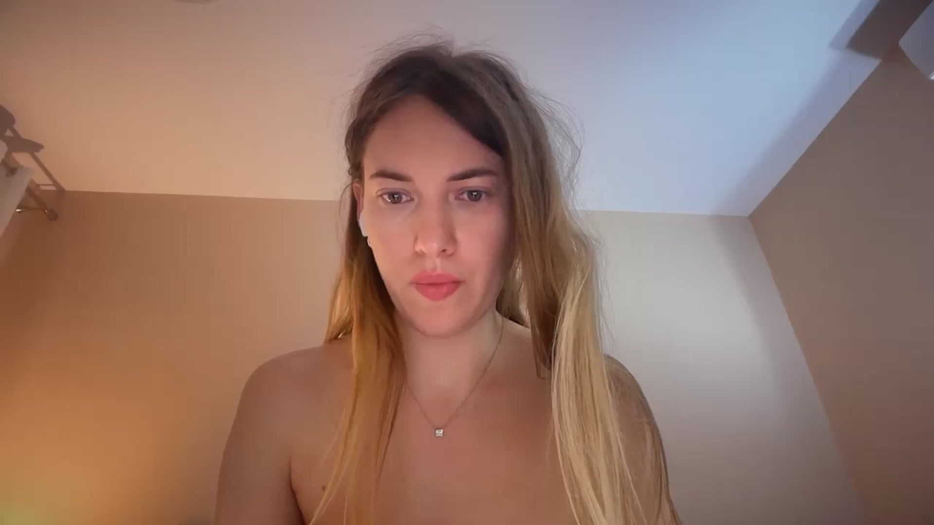 Gallery image thumbnail from SkySunFlower's myfreecams stream on, 12/25/2025, 18:53 image 20 of 20