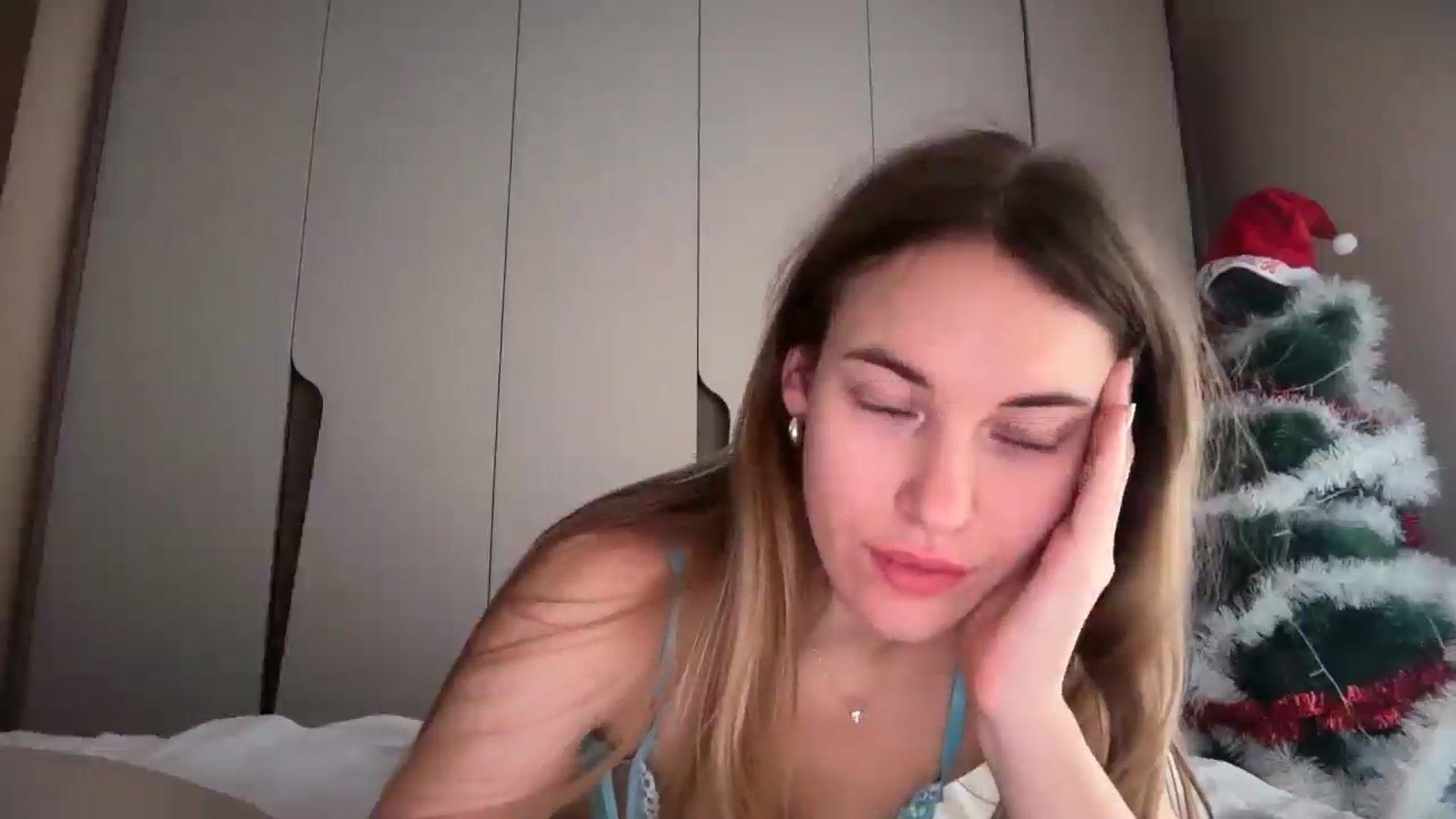 Gallery image thumbnail from SkySunFlower's myfreecams stream on, 12/26/2025, 10:03 image 7 of 20