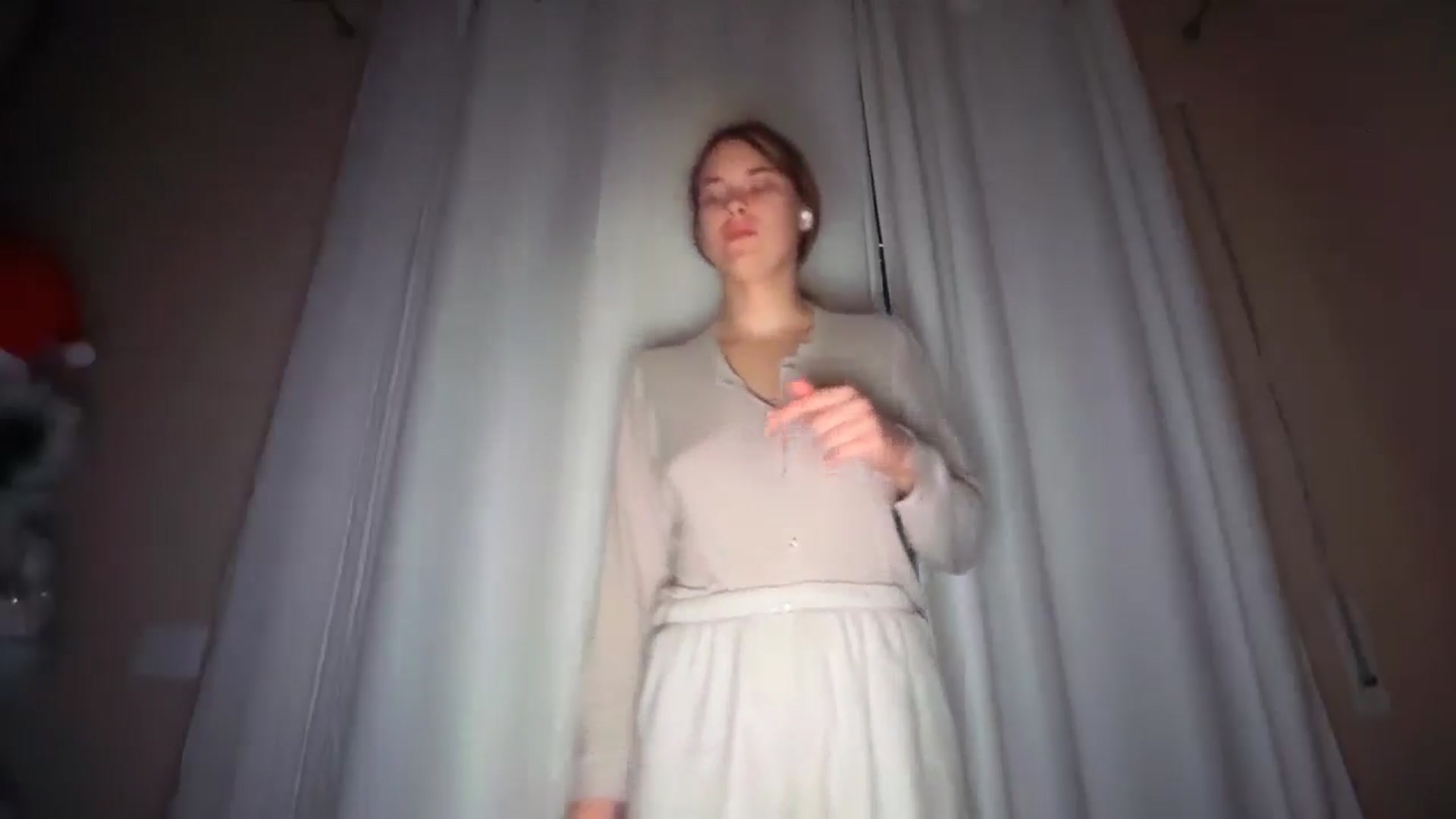 Gallery image thumbnail from SkySunFlower's myfreecams stream on, 12/26/2025, 11:18 image 4 of 20