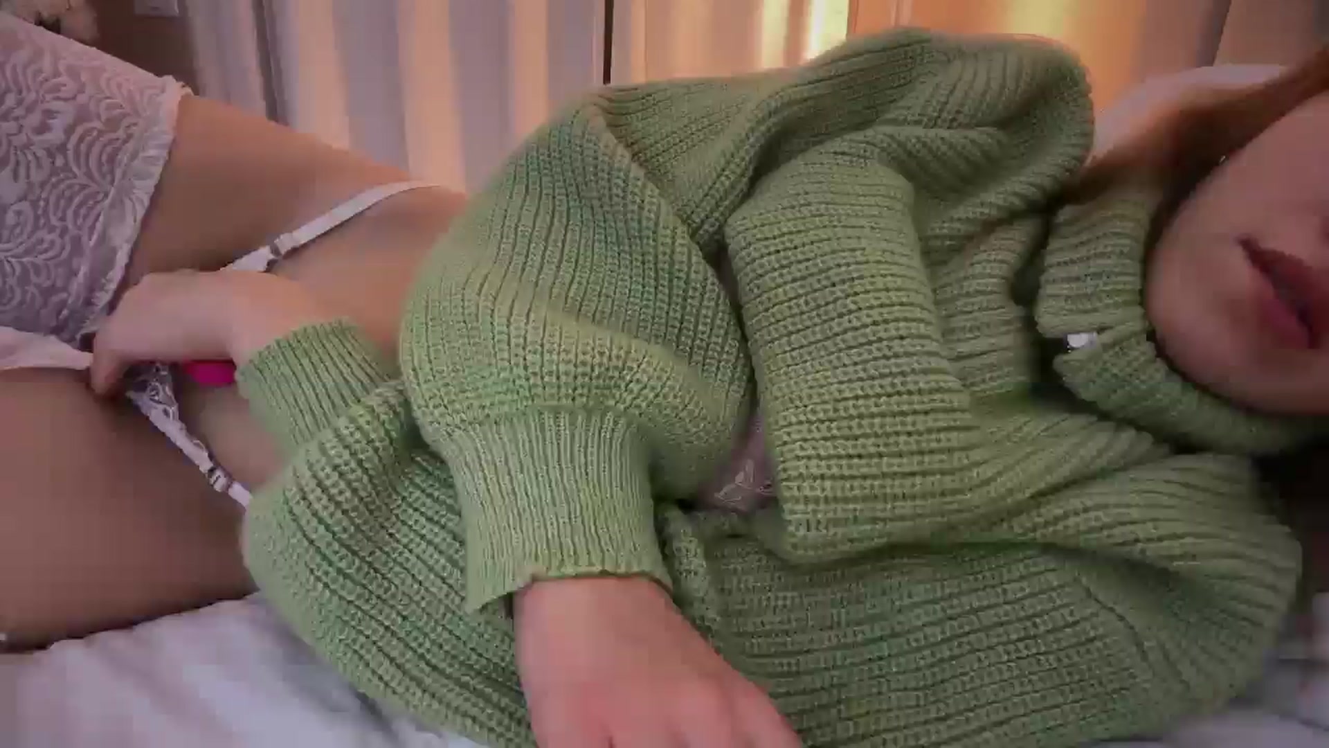Gallery image thumbnail from SkySunFlower's myfreecams stream on, 12/26/2025, 23:17 image 18 of 20