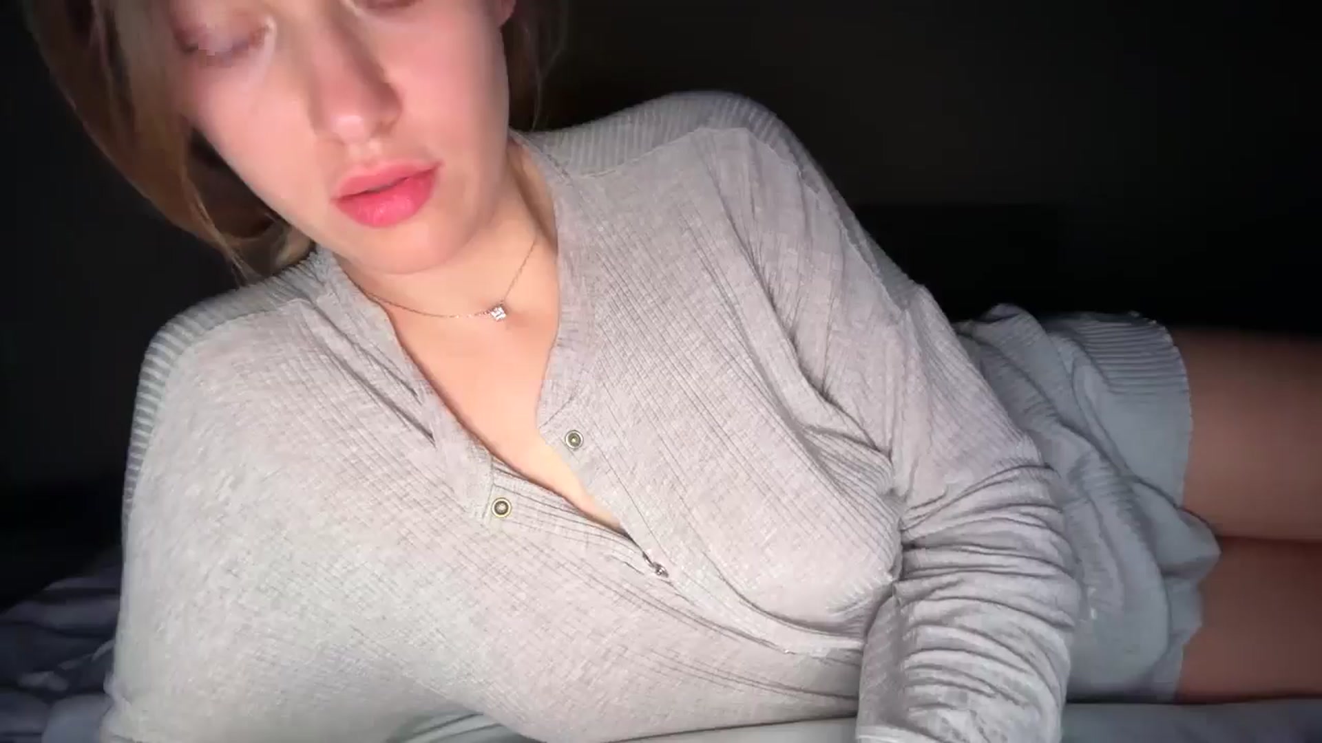 Gallery image thumbnail from SkySunFlower's myfreecams stream on, 12/28/2025, 01:56 image 15 of 20