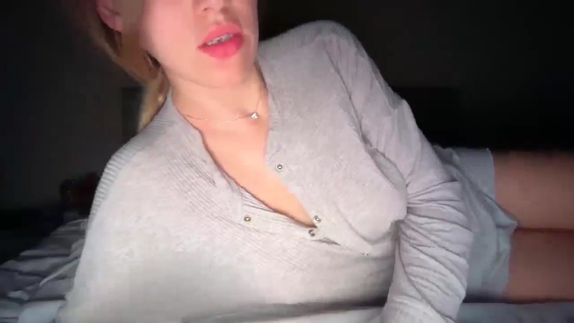 Gallery image thumbnail from SkySunFlower's myfreecams stream on, 12/28/2025, 01:56 image 16 of 20