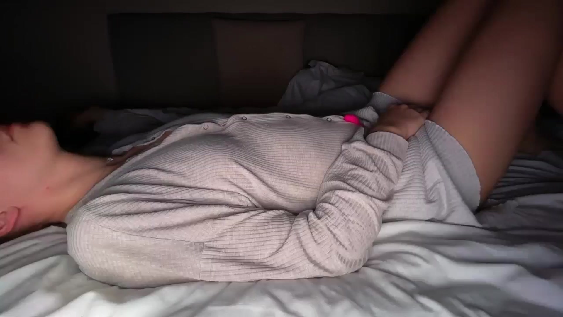 Gallery image thumbnail from SkySunFlower's myfreecams stream on, 12/28/2025, 01:56 image 12 of 20