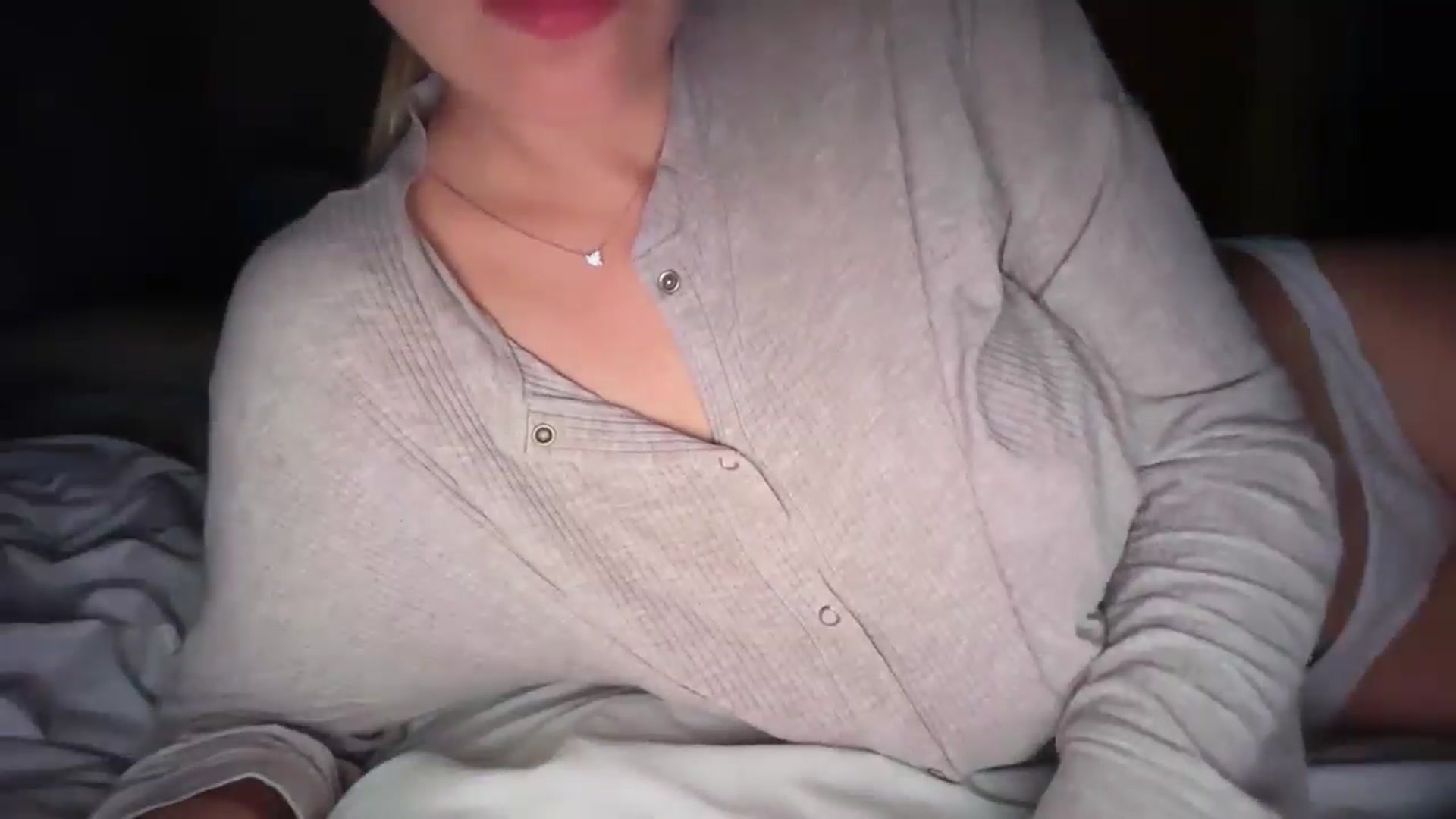 Gallery image thumbnail from SkySunFlower's myfreecams stream on, 12/29/2025, 18:12 image 3 of 20