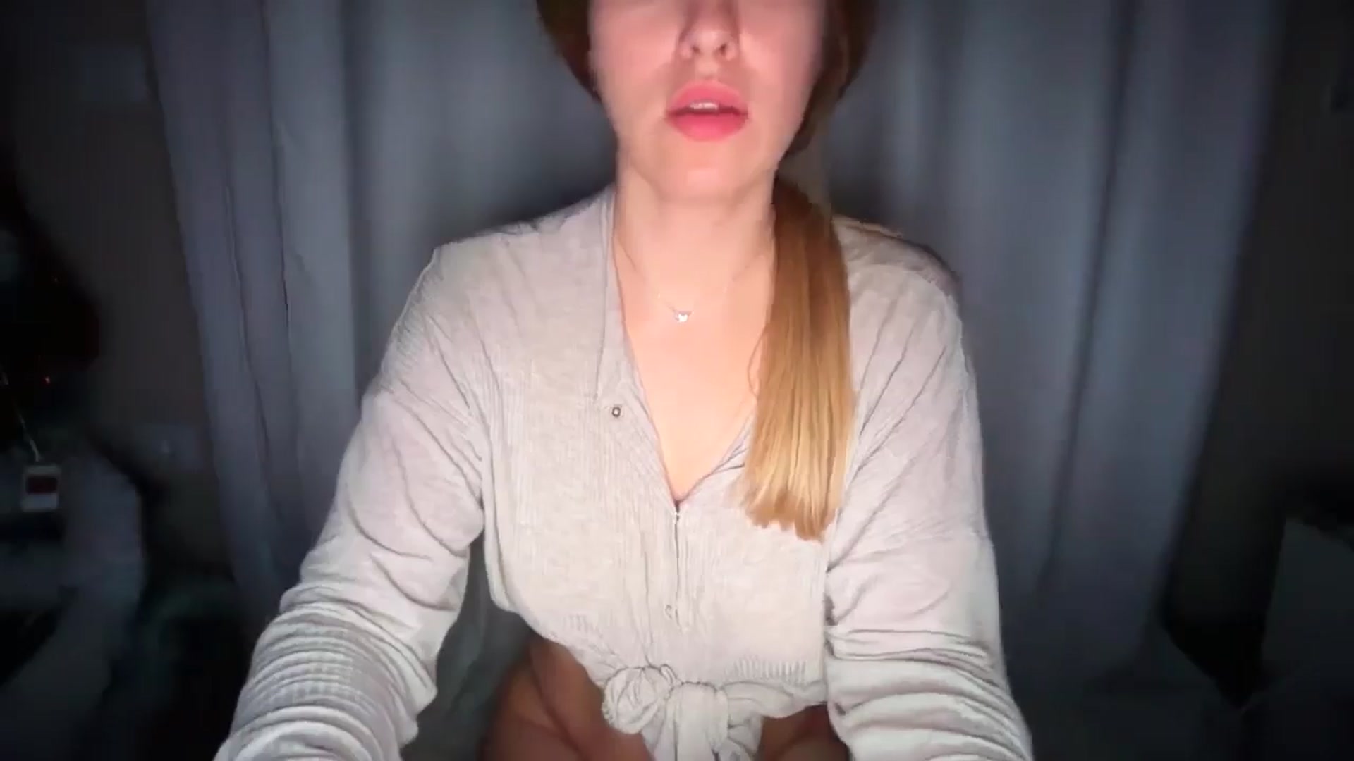 Gallery image thumbnail from SkySunFlower's myfreecams stream on, 12/29/2025, 18:42 image 20 of 20