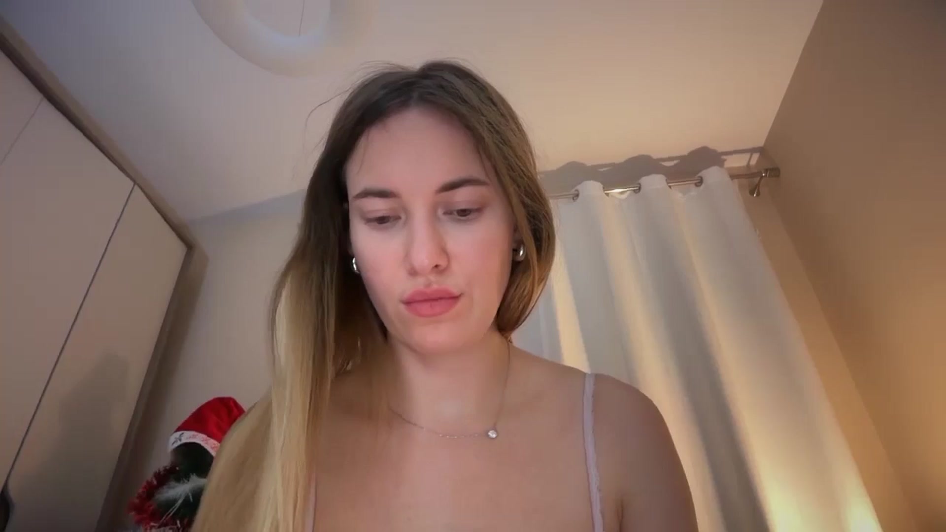 Gallery image thumbnail from SkySunFlower's myfreecams stream on, 12/30/2025, 17:48 image 19 of 20