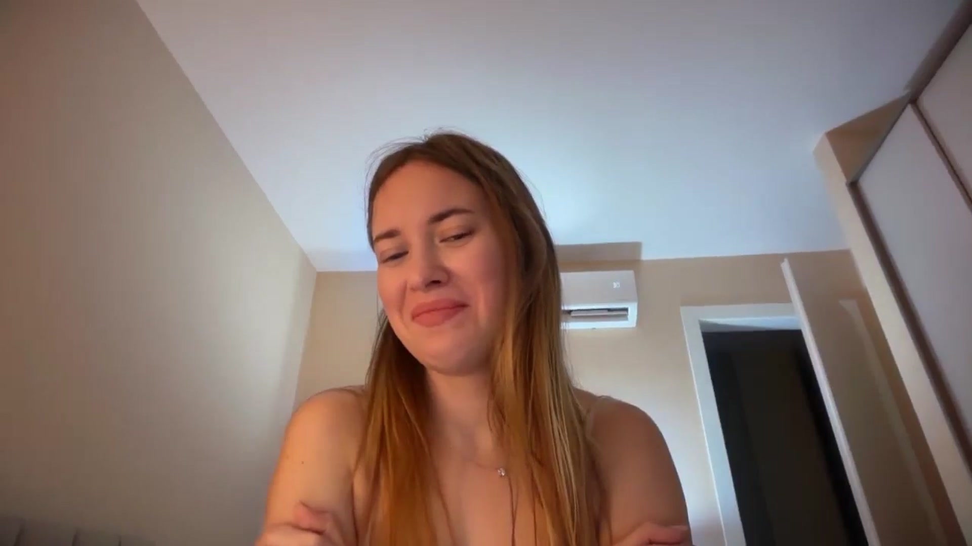 Gallery image thumbnail from SkySunFlower's myfreecams stream on, 12/30/2025, 19:13 image 2 of 20