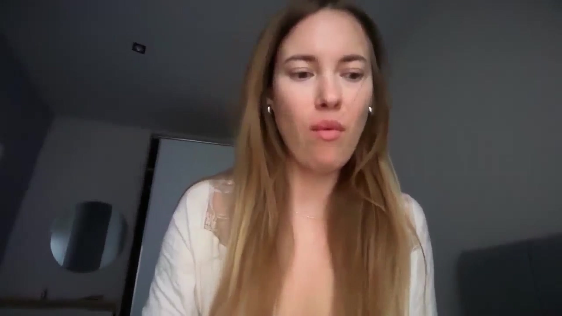 Gallery image thumbnail from SkySunFlower's myfreecams stream on, 12/31/2025, 09:23 image 6 of 20
