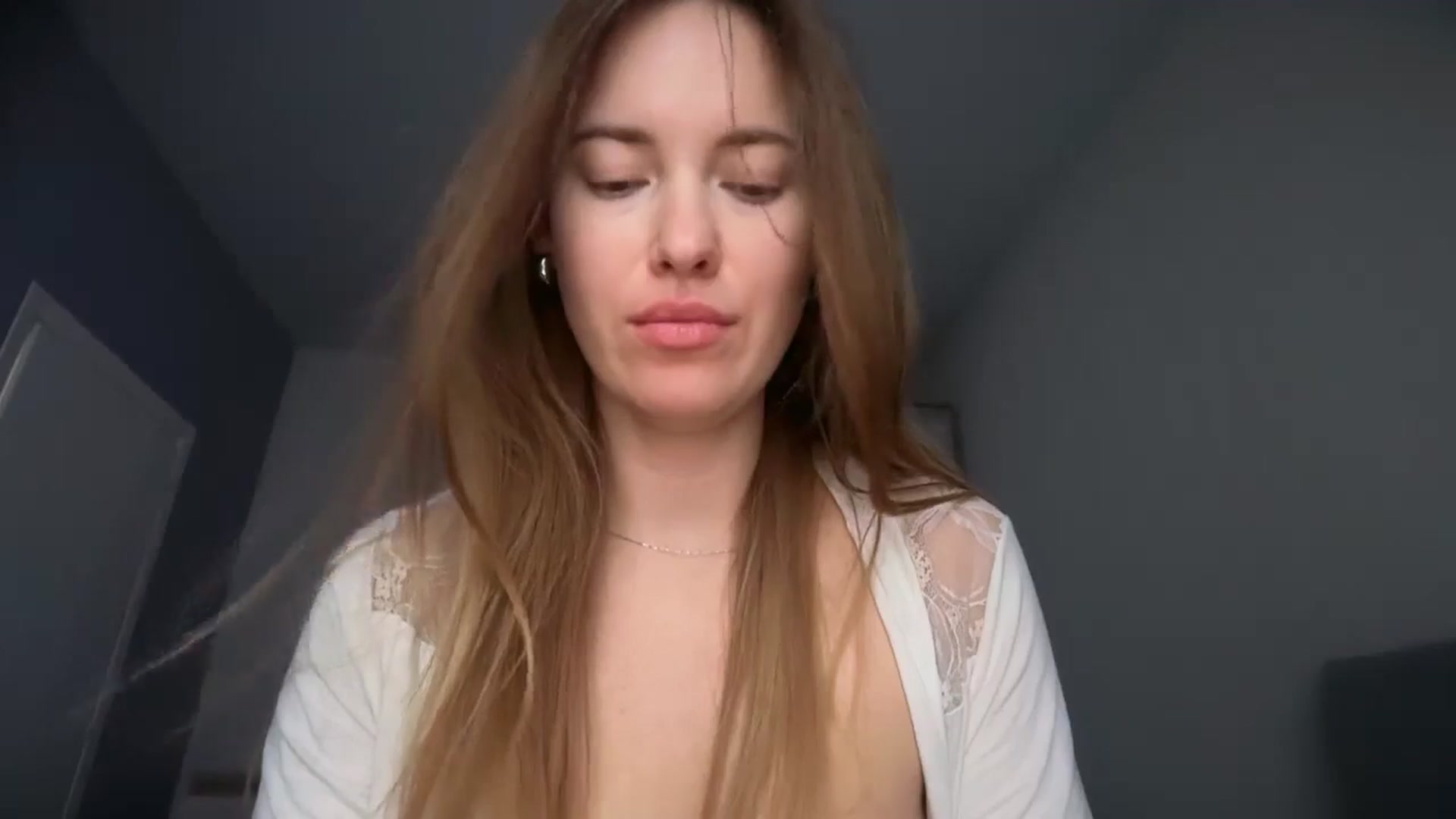 Gallery image thumbnail from SkySunFlower's myfreecams stream on, 12/31/2025, 09:23 image 15 of 20