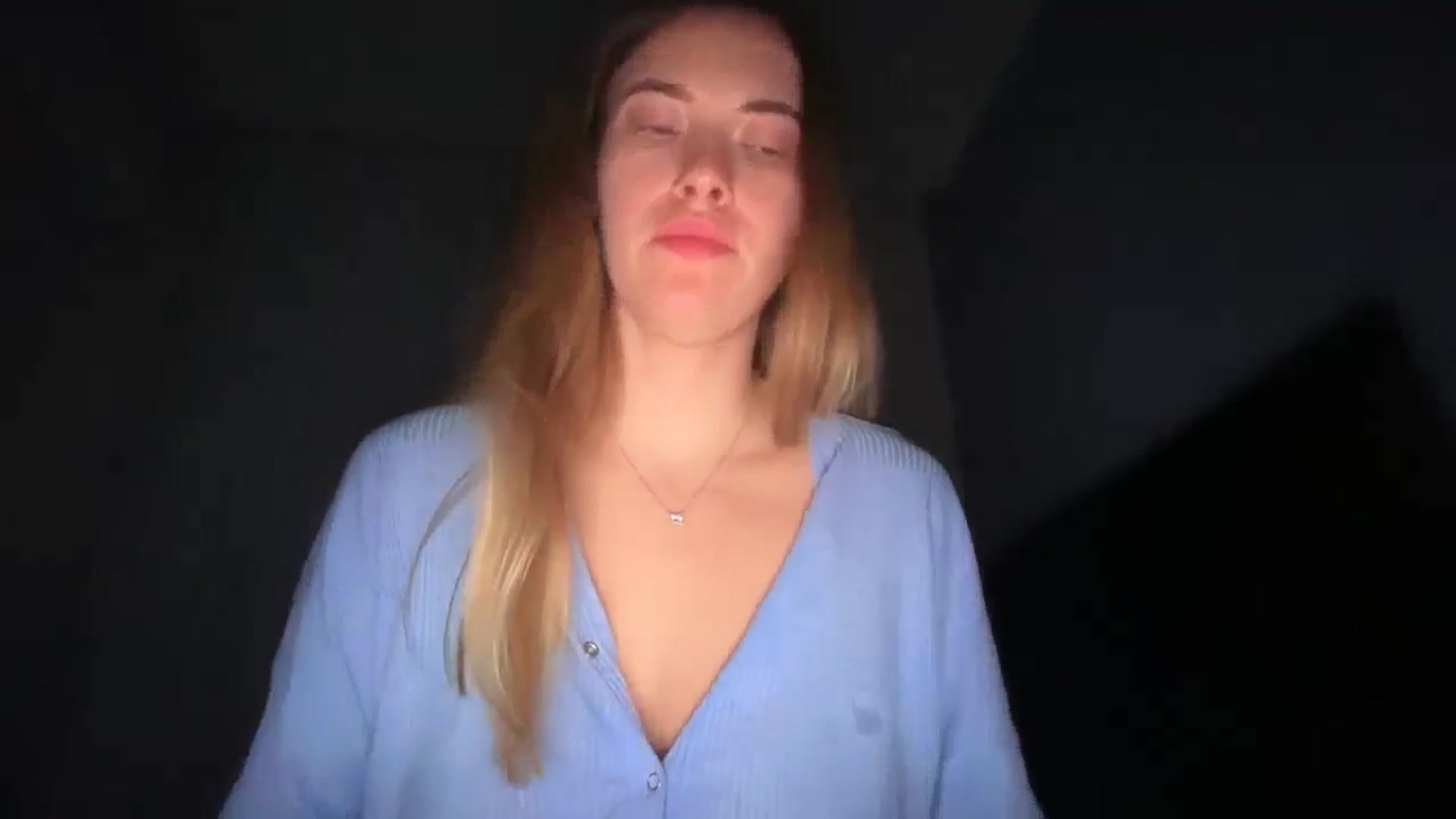 Gallery image thumbnail from SkySunFlower's myfreecams stream on, 01/02/2026, 22:41 image 10 of 20