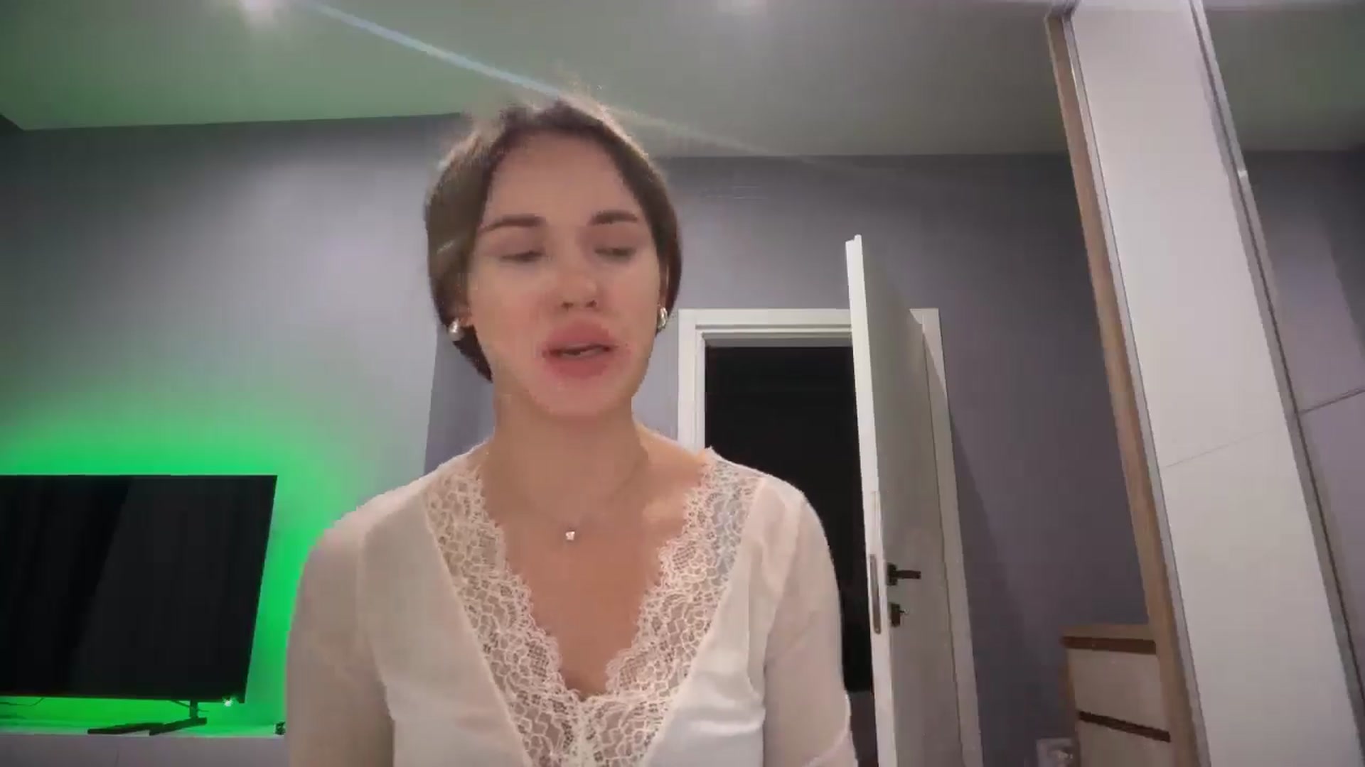 Gallery image thumbnail from SkySunFlower's myfreecams stream on, 01/04/2026, 19:21 image 15 of 20