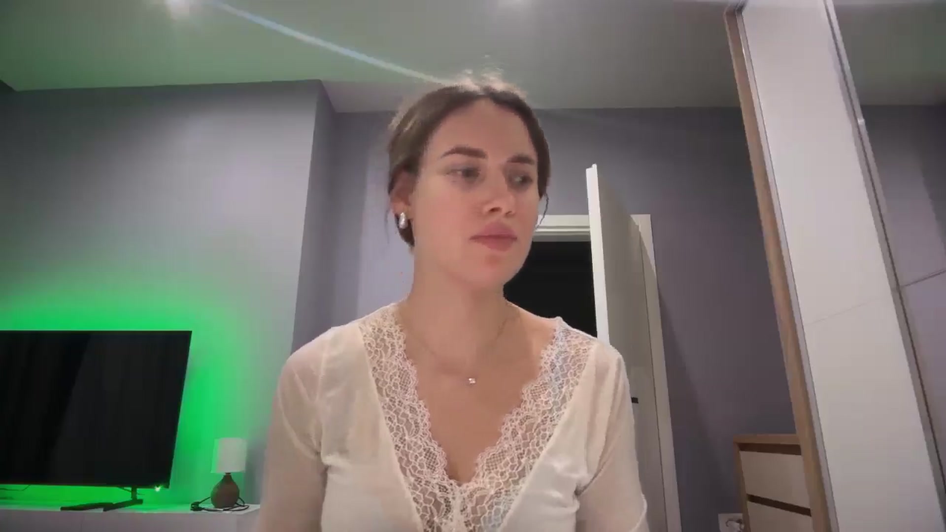 Gallery image thumbnail from SkySunFlower's myfreecams stream on, 01/04/2026, 19:21 image 9 of 20