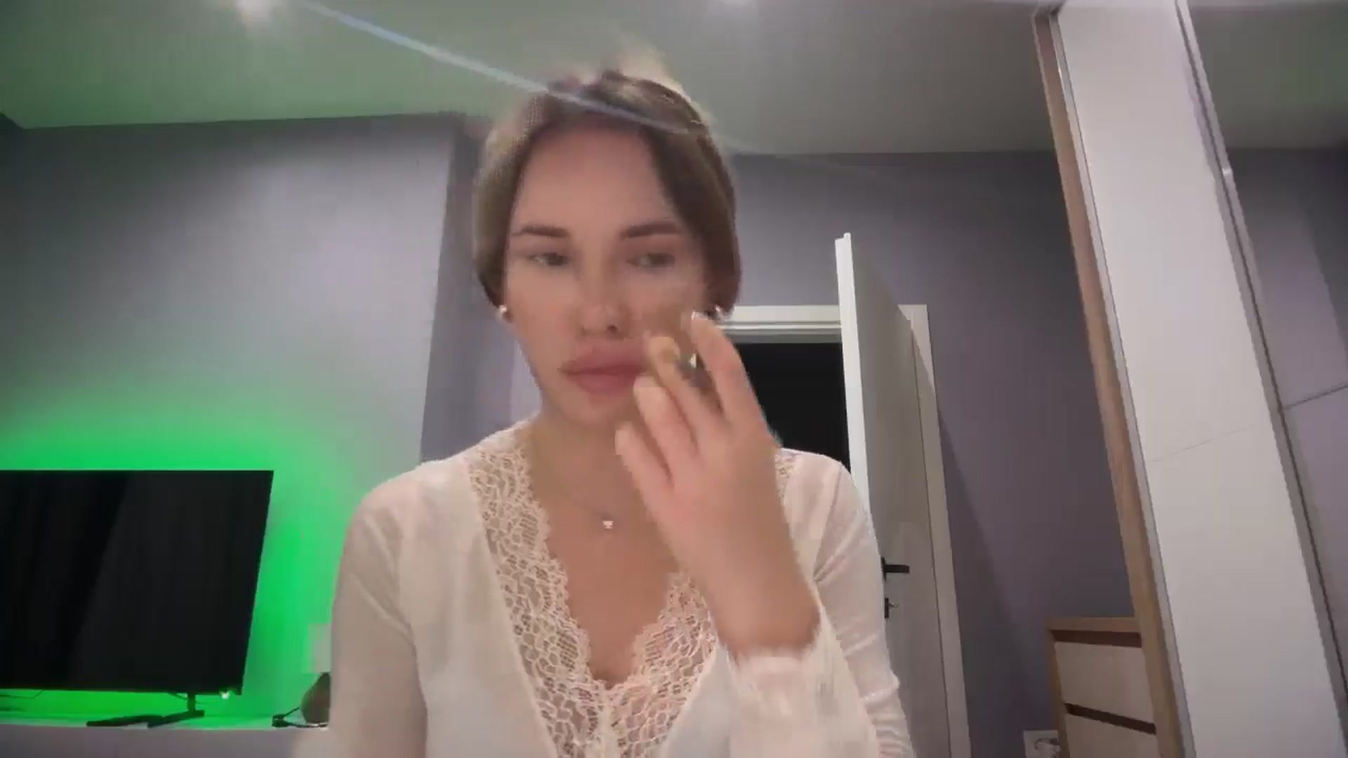 Gallery image thumbnail from SkySunFlower's myfreecams stream on, 01/04/2026, 19:21 image 14 of 20