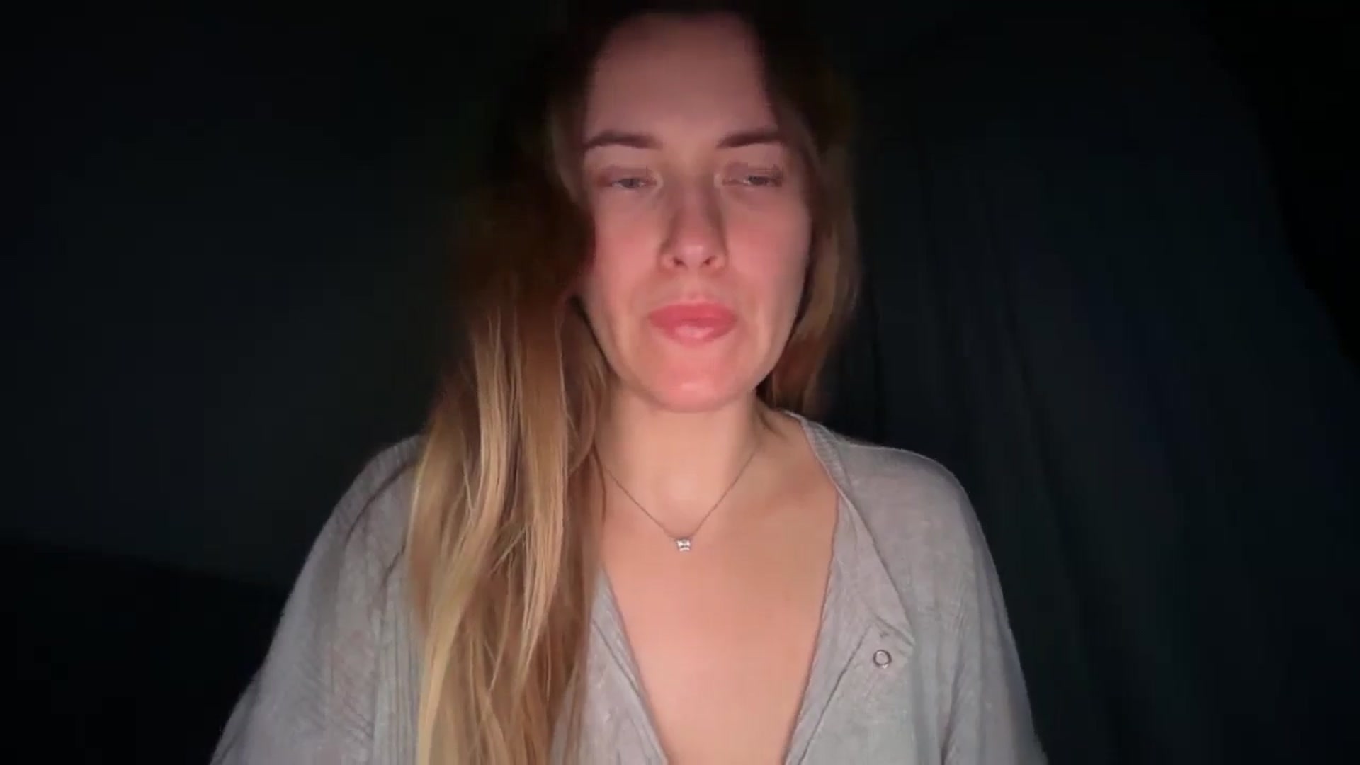 Gallery image thumbnail from SkySunFlower's myfreecams stream on, 01/05/2026, 04:22 image 3 of 20