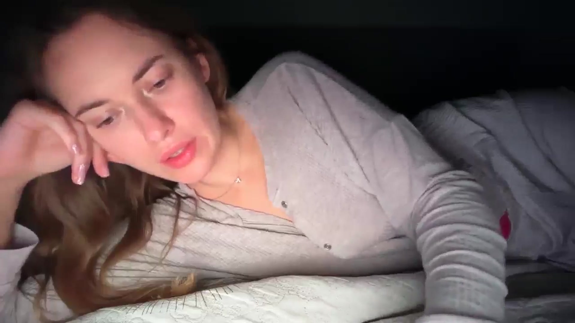 Gallery image thumbnail from SkySunFlower's myfreecams stream on, 01/05/2026, 04:22 image 2 of 20