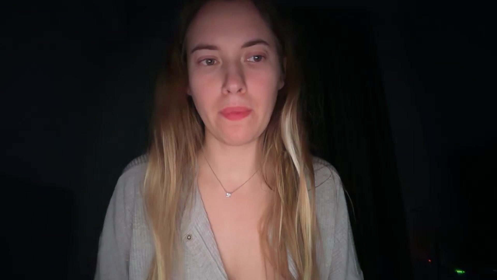 Gallery image thumbnail from SkySunFlower's myfreecams stream on, 01/05/2026, 04:22 image 1 of 20
