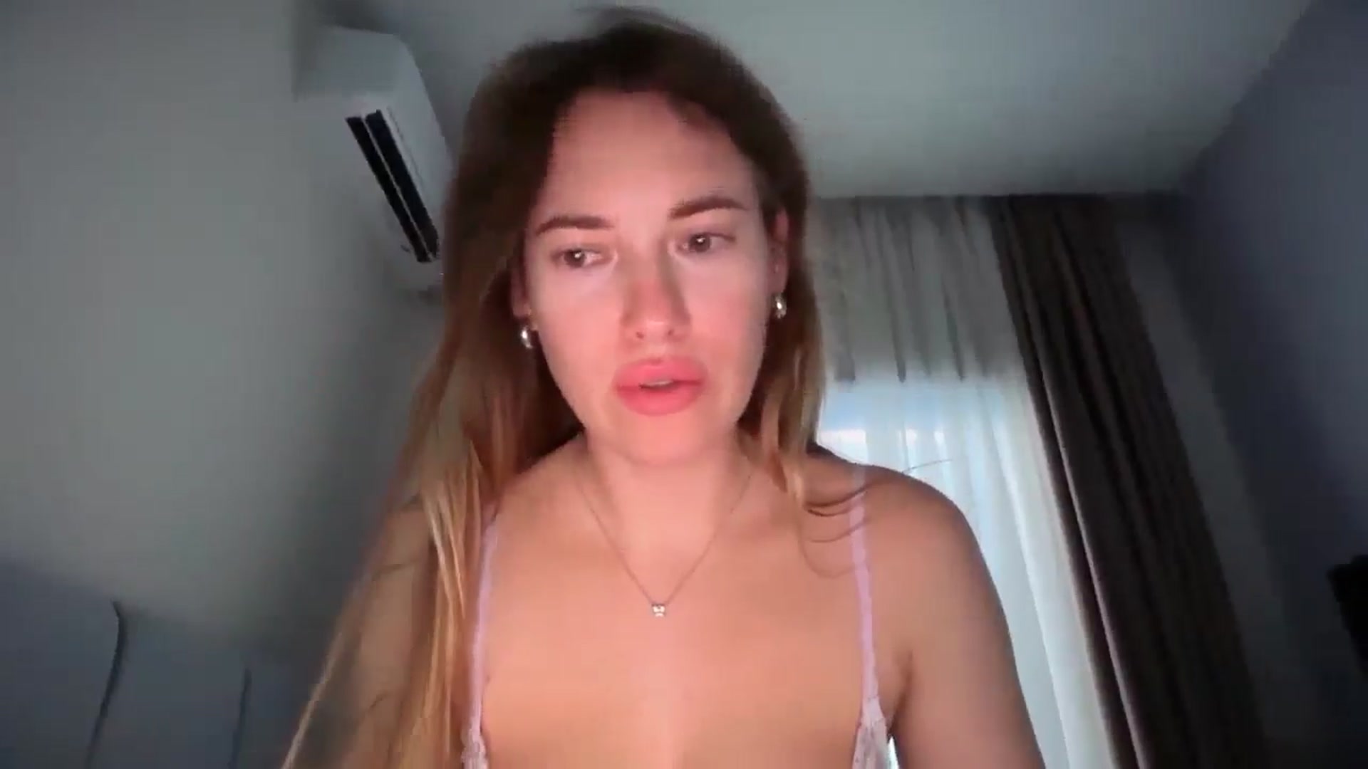 Gallery image thumbnail from SkySunFlower's myfreecams stream on, 01/06/2026, 14:27 image 6 of 20