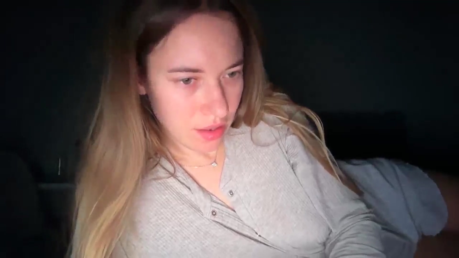 Gallery image thumbnail from SkySunFlower's myfreecams stream on, 01/07/2026, 03:47 image 10 of 20