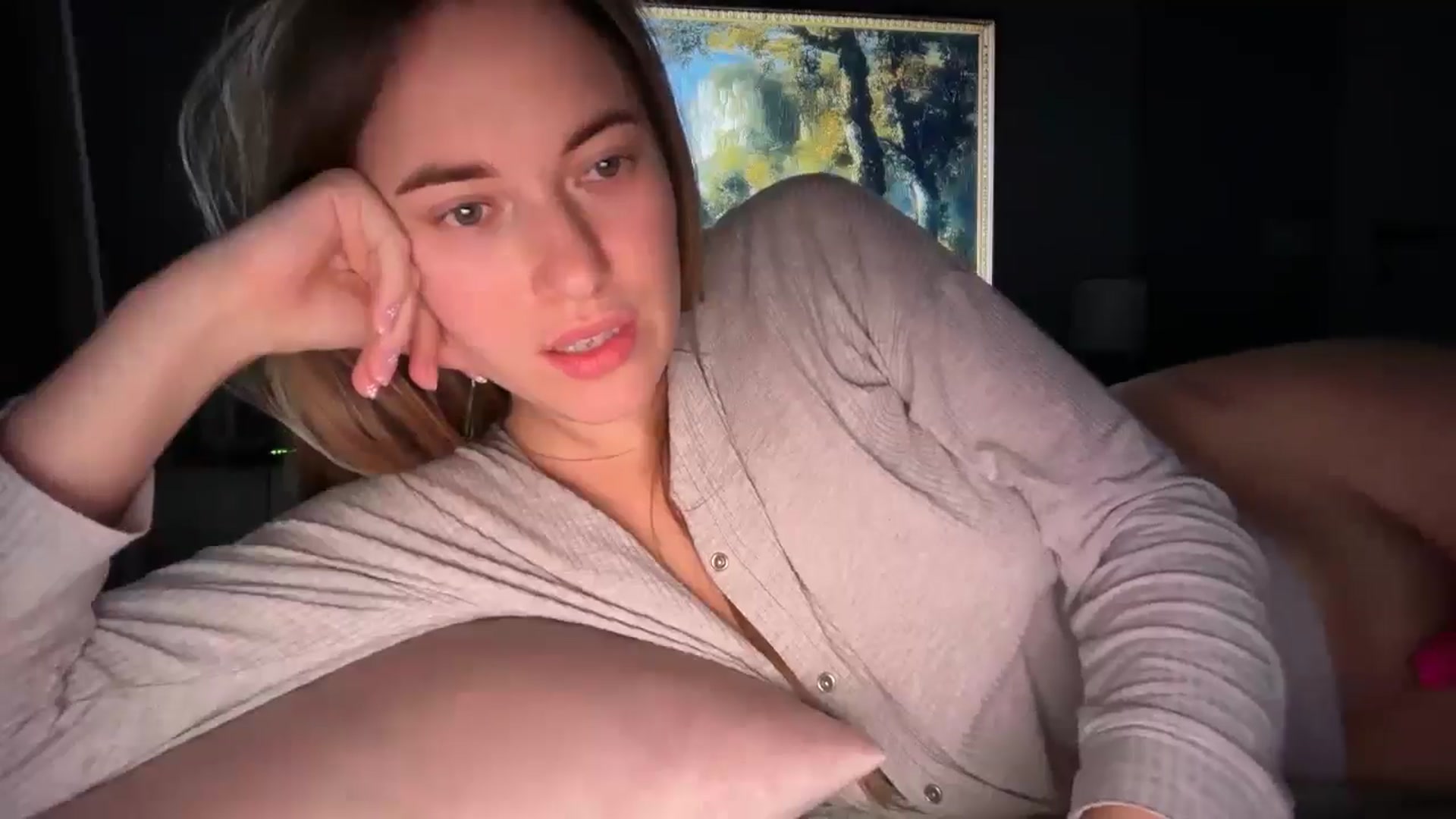 Gallery image thumbnail from SkySunFlower's myfreecams stream on, 01/10/2026, 06:23 image 17 of 20