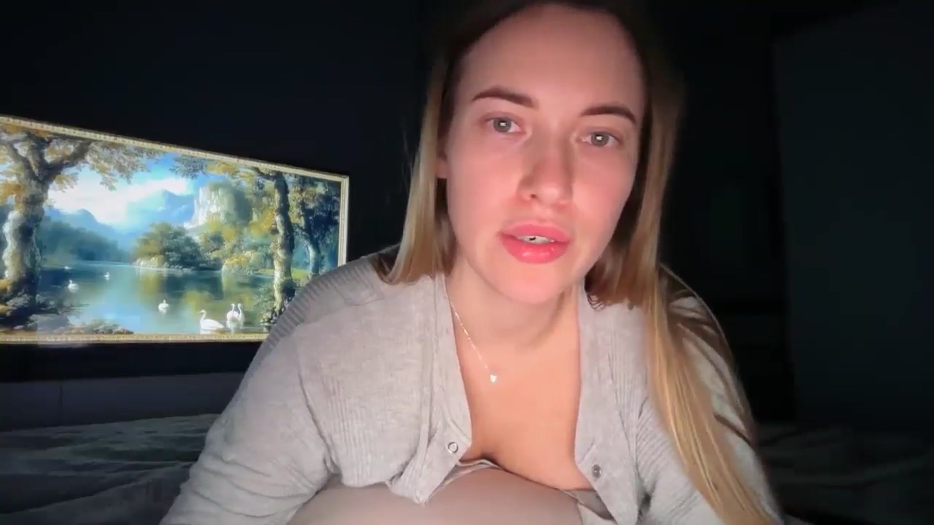 Gallery image thumbnail from SkySunFlower's myfreecams stream on, 01/10/2026, 07:10 image 2 of 20