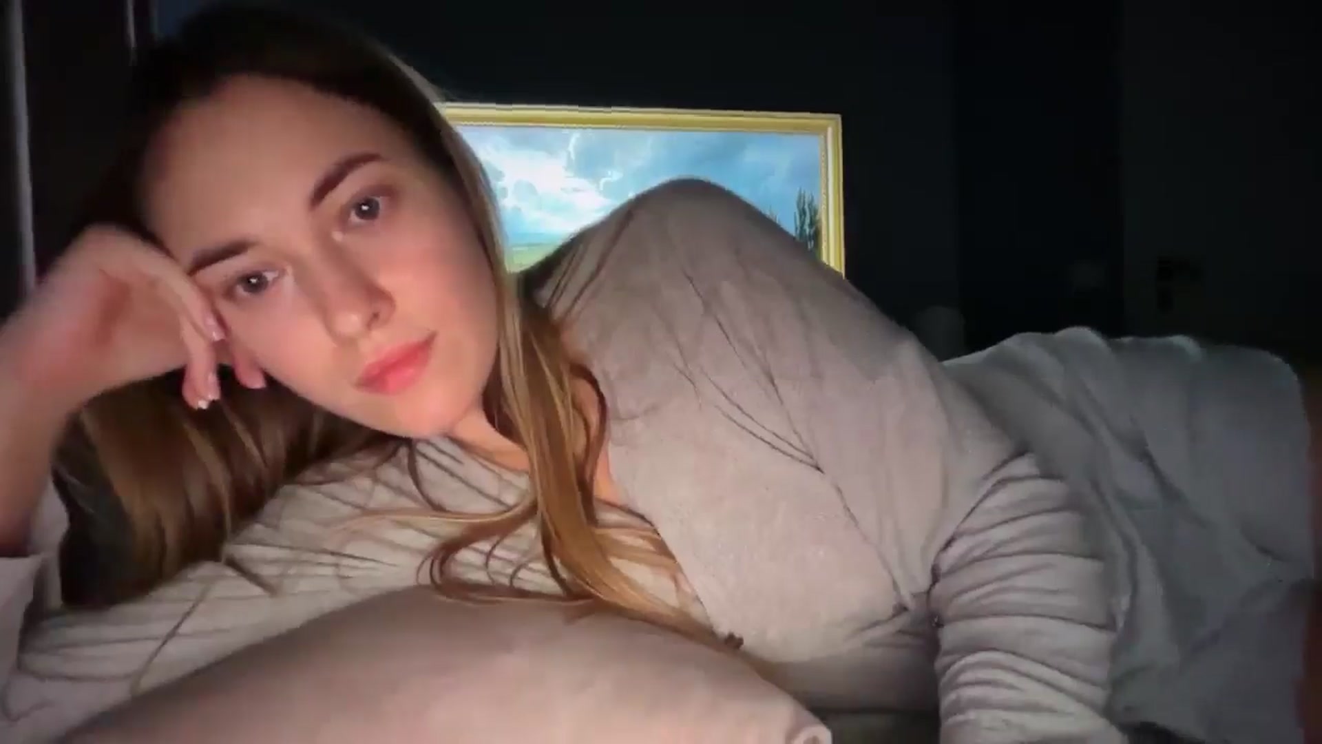 Gallery image thumbnail from SkySunFlower's myfreecams stream on, 01/11/2026, 09:40 image 14 of 20