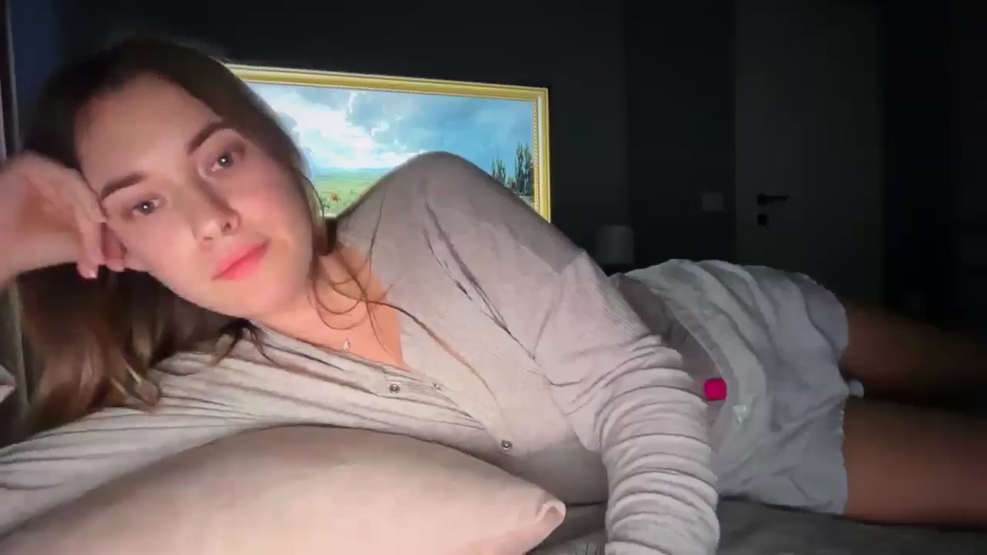 Gallery image thumbnail from SkySunFlower's myfreecams stream on, 01/11/2026, 09:40 image 16 of 20