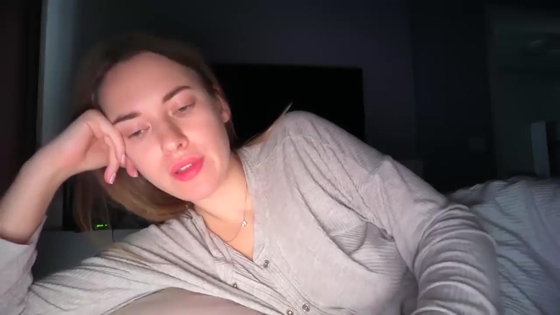 Gallery image thumbnail from SkySunFlower's myfreecams stream on, 01/11/2026, 13:39 image 18 of 20