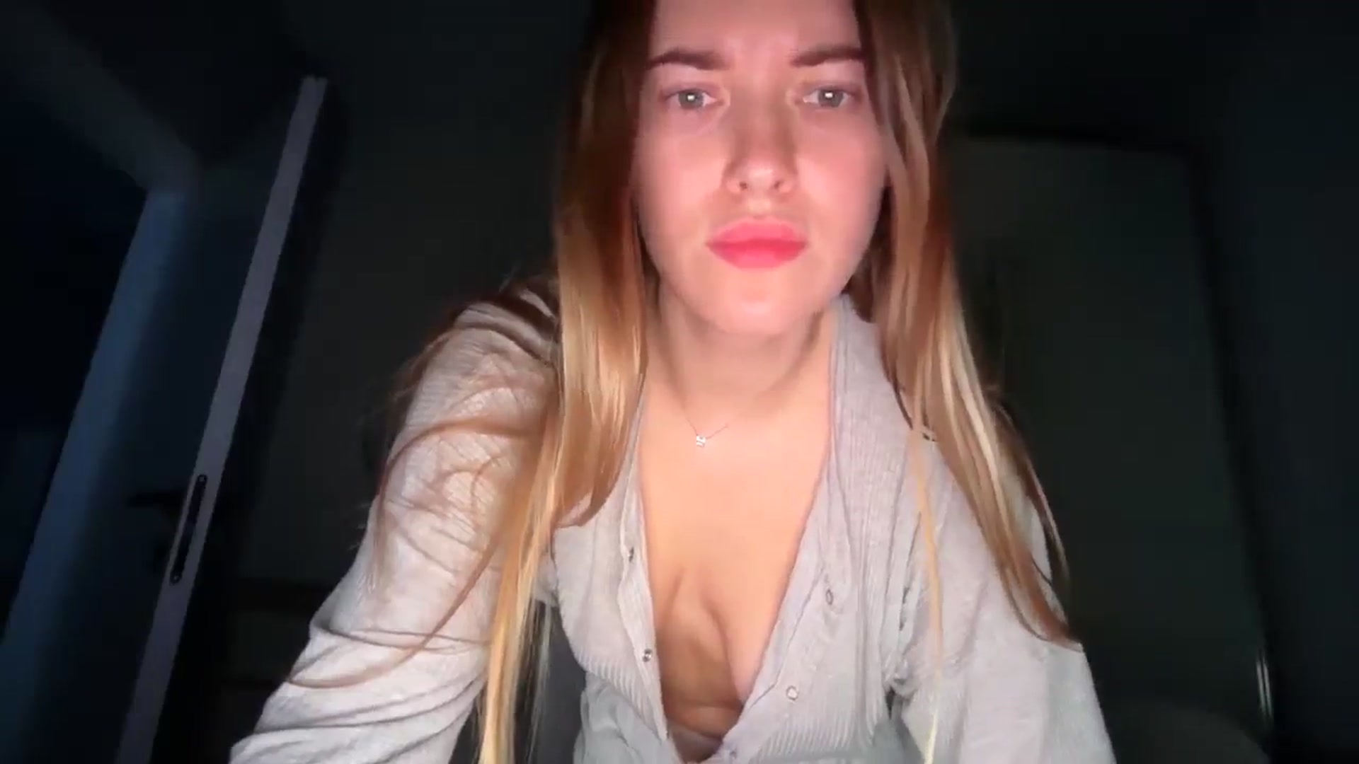 Gallery image thumbnail from SkySunFlower's myfreecams stream on, 01/11/2026, 14:20 image 18 of 20