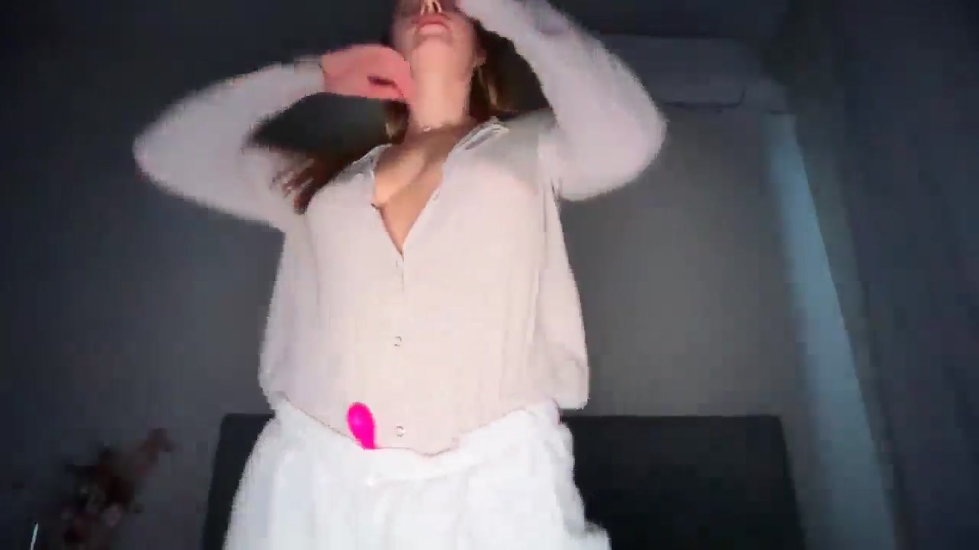 Gallery image thumbnail from SkySunFlower's myfreecams stream on, 01/11/2026, 14:20 image 16 of 20