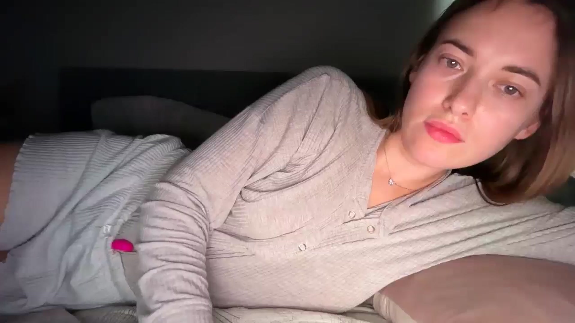 Gallery image thumbnail from SkySunFlower's myfreecams stream on, 01/11/2026, 14:20 image 4 of 20