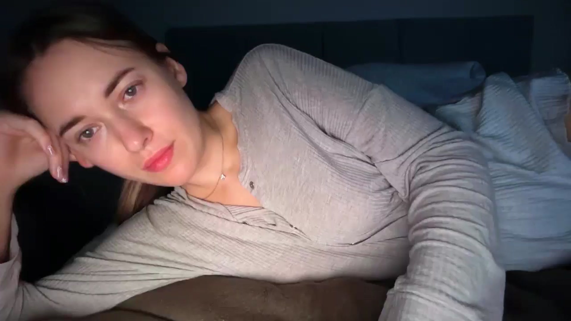 Gallery image thumbnail from SkySunFlower's myfreecams stream on, 01/11/2026, 15:25 image 19 of 20
