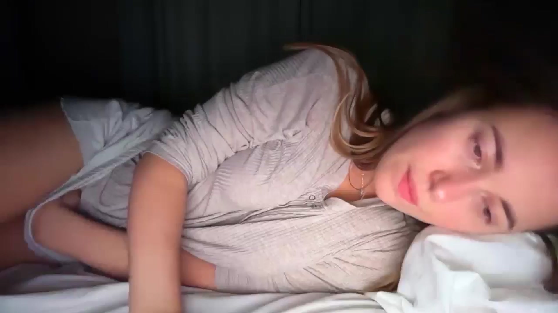 Gallery image thumbnail from SkySunFlower's myfreecams stream on, 01/13/2026, 04:03 image 6 of 20