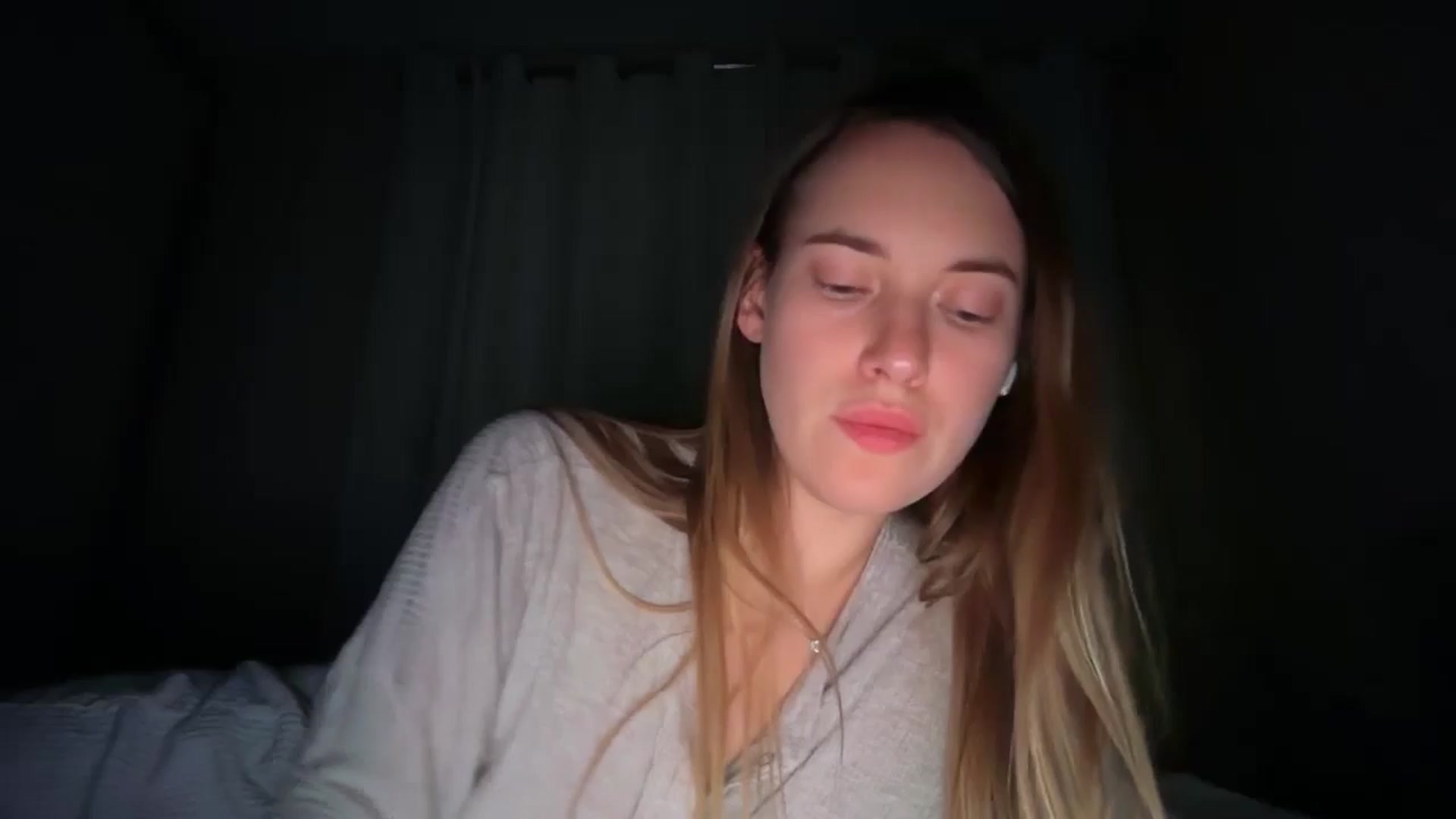 Gallery image thumbnail from SkySunFlower's myfreecams stream on, 01/13/2026, 04:03 image 2 of 20