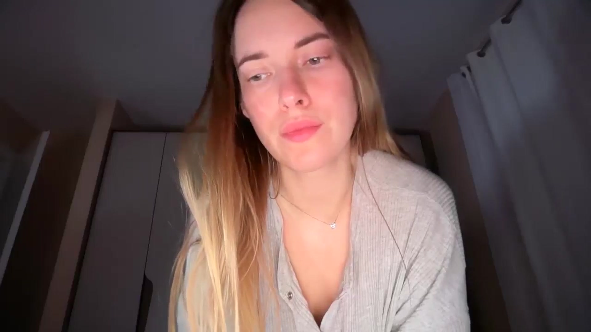 Gallery image thumbnail from SkySunFlower's myfreecams stream on, 01/13/2026, 04:28 image 2 of 20