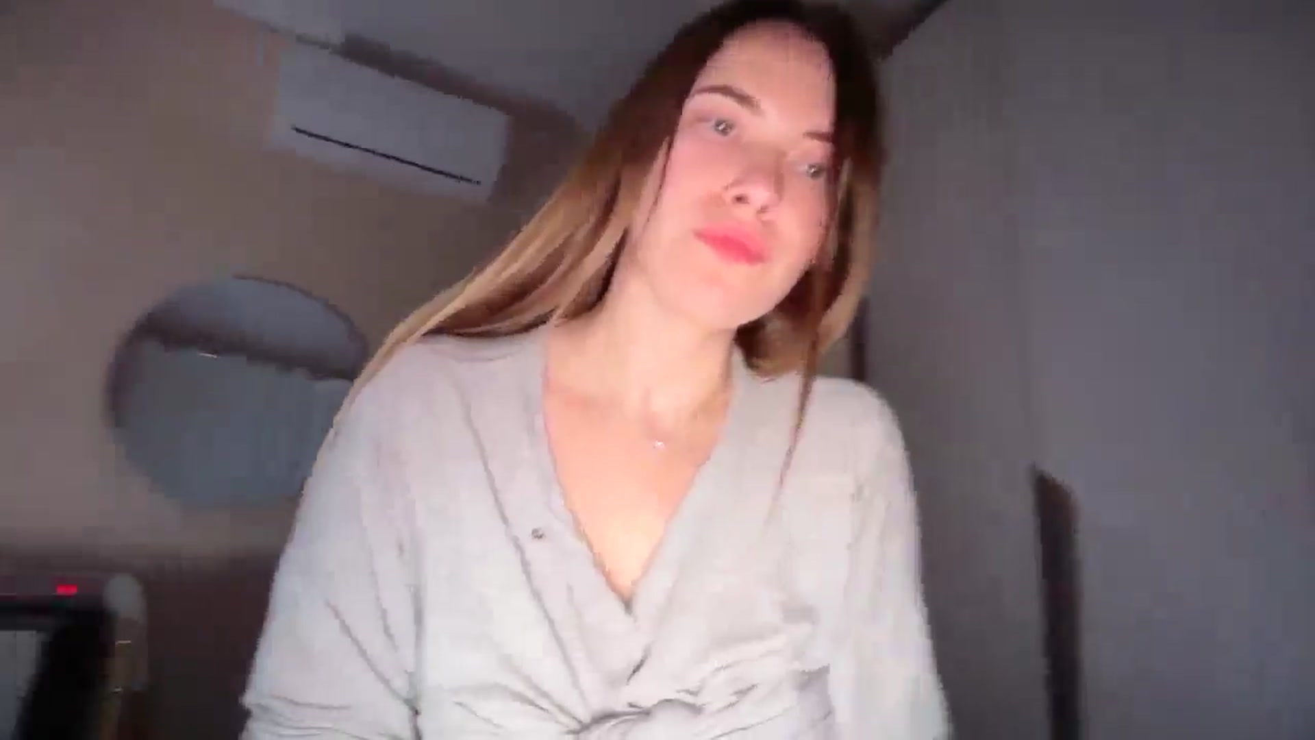 Gallery image thumbnail from SkySunFlower's myfreecams stream on, 01/13/2026, 04:28 image 16 of 20