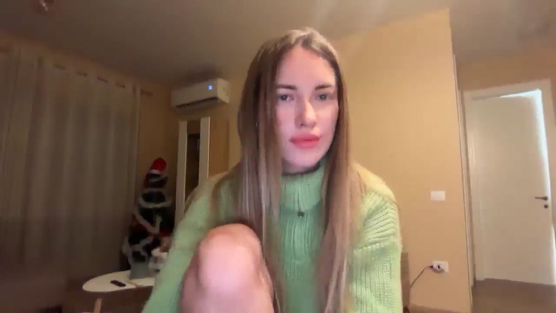Gallery image thumbnail from SkySunFlower's myfreecams stream on, 01/13/2026, 17:33 image 13 of 20