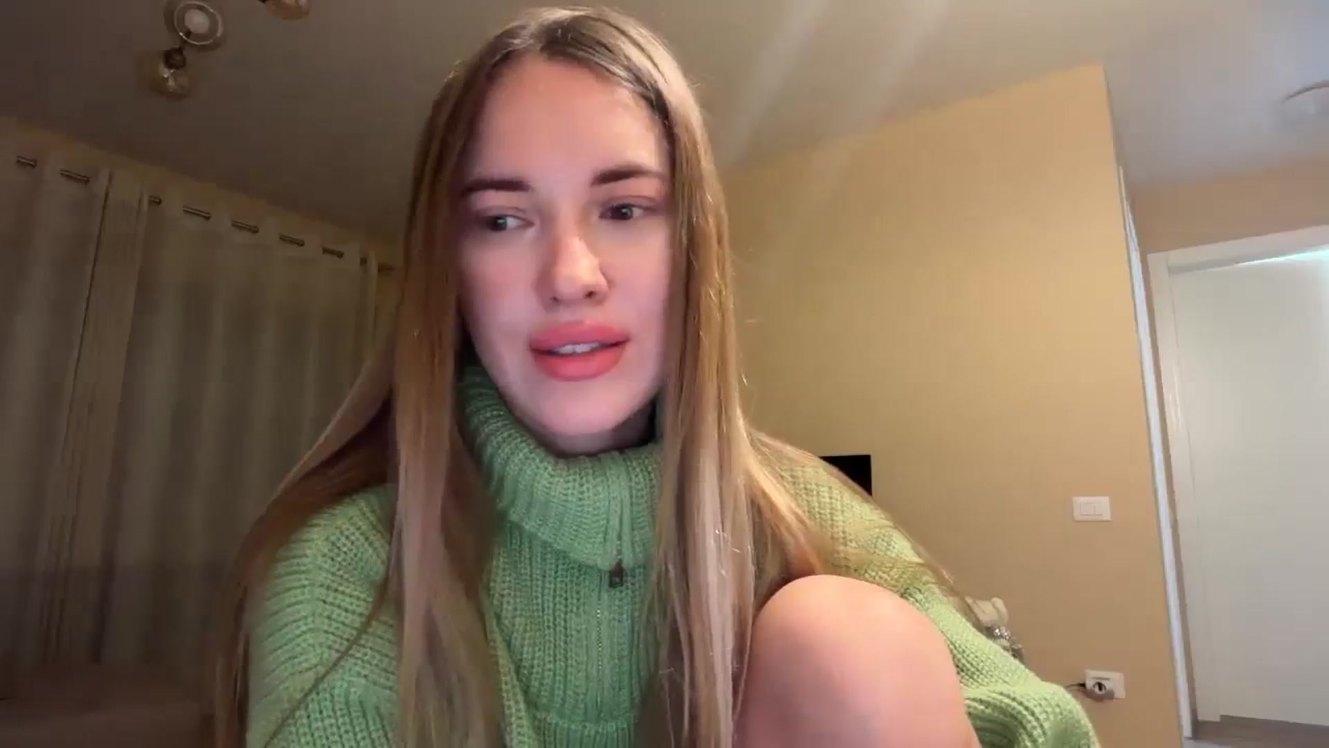 Gallery image thumbnail from SkySunFlower's myfreecams stream on, 01/13/2026, 17:33 image 11 of 20