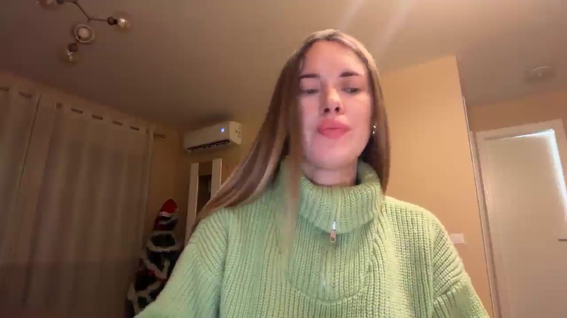 Gallery image thumbnail from SkySunFlower's myfreecams stream on, 01/13/2026, 17:33 image 18 of 20