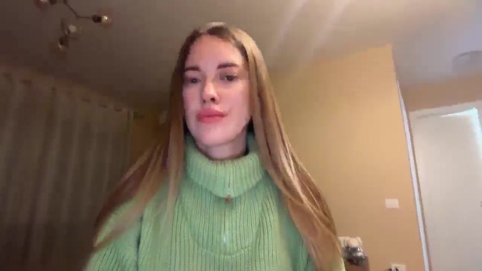 Gallery image thumbnail from SkySunFlower's myfreecams stream on, 01/13/2026, 17:33 image 12 of 20