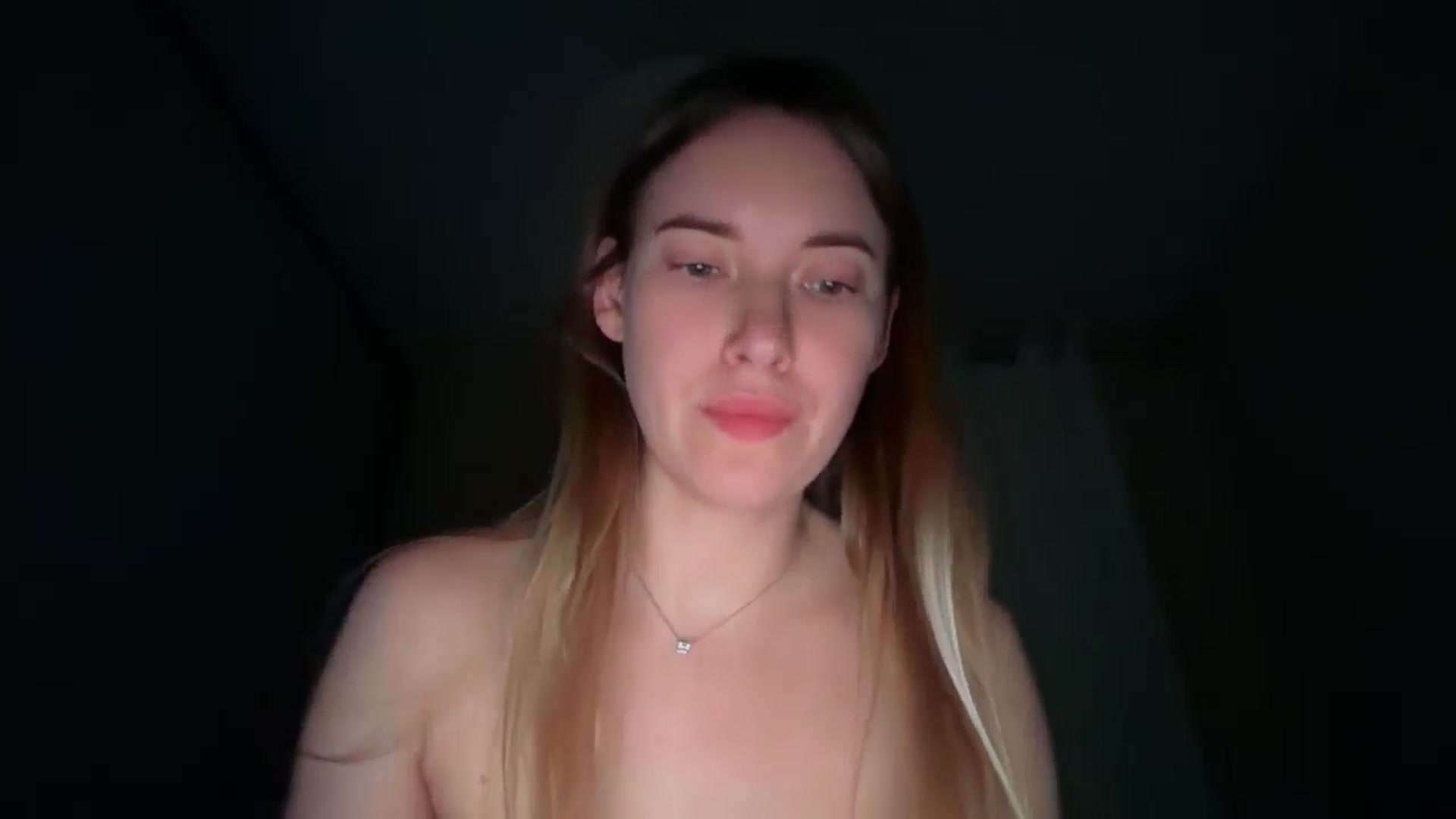 Gallery image thumbnail from SkySunFlower's myfreecams stream on, 01/16/2026, 07:17 image 16 of 20