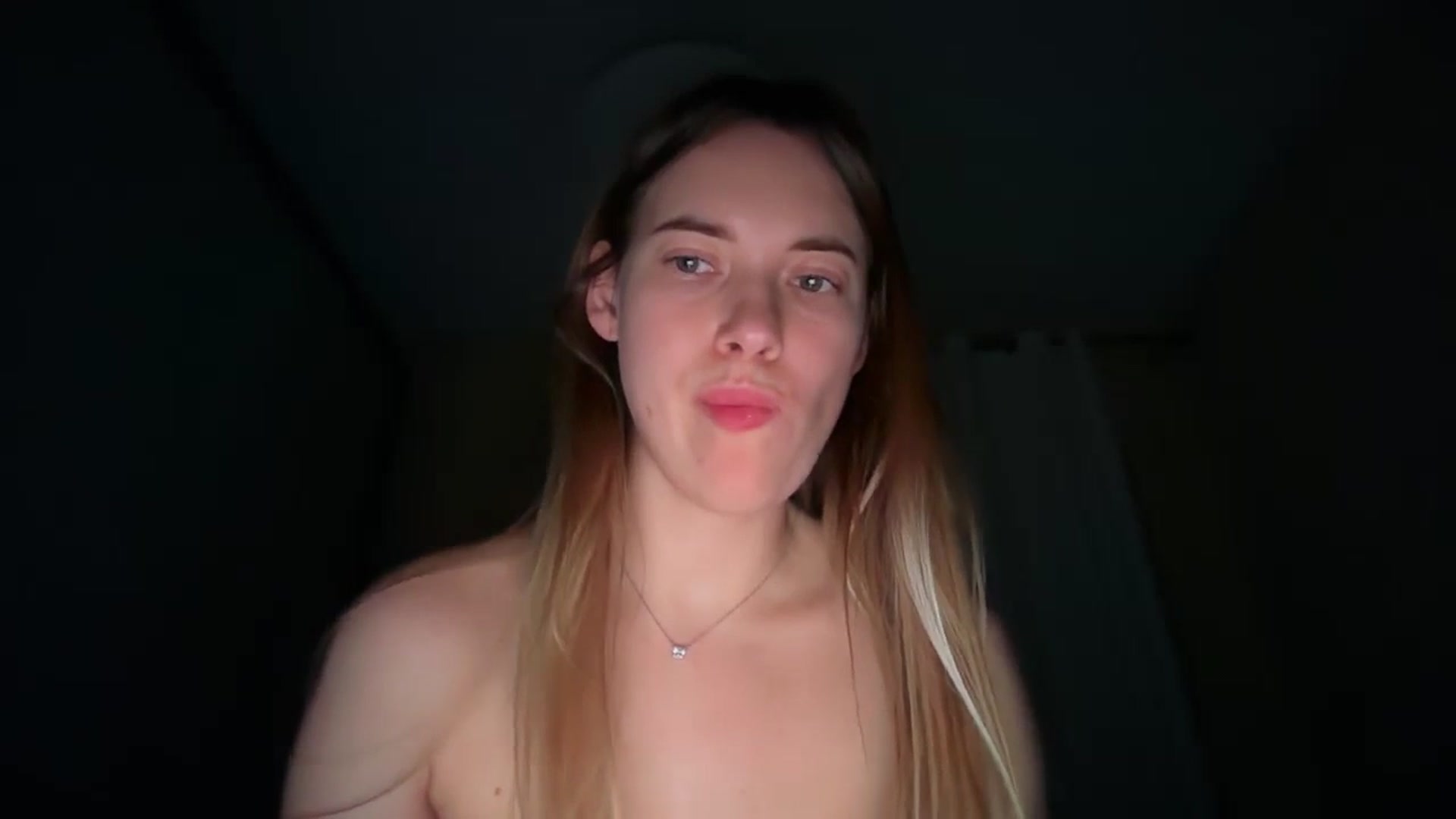 Gallery image thumbnail from SkySunFlower's myfreecams stream on, 01/16/2026, 07:17 image 18 of 20