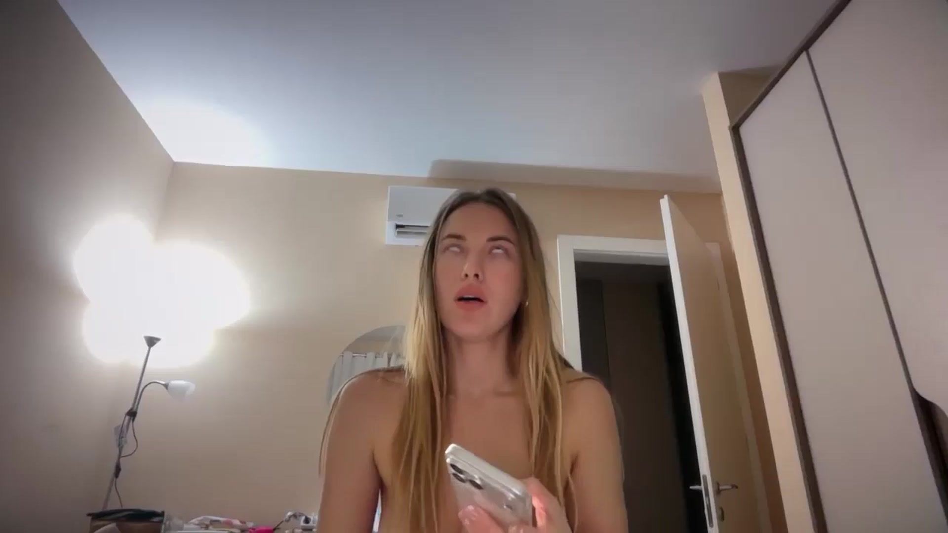 Gallery image thumbnail from SkySunFlower's myfreecams stream on, 01/18/2026, 16:58 image 1 of 20