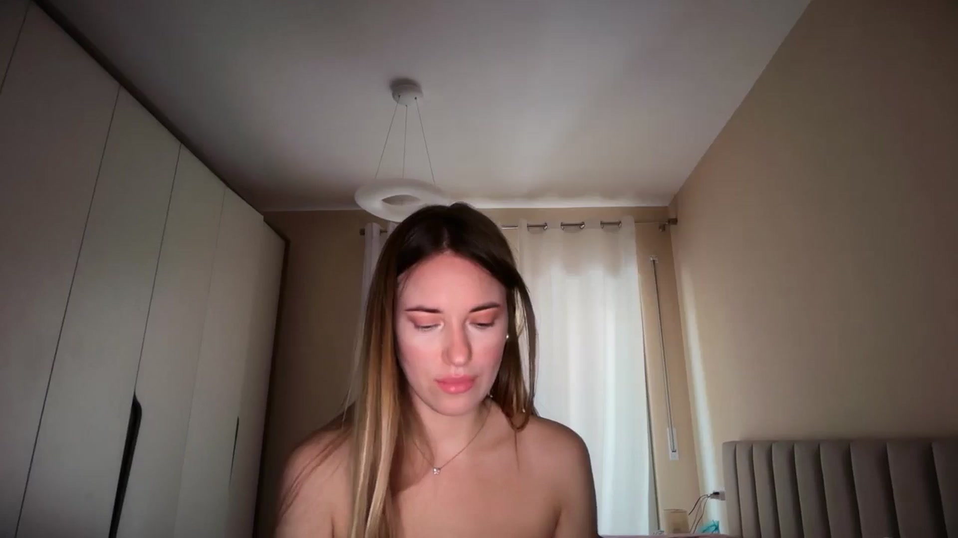 Gallery image thumbnail from SkySunFlower's myfreecams stream on, 01/22/2026, 12:51 image 11 of 20