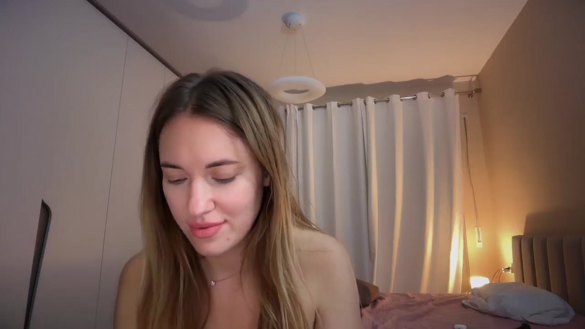 Gallery image thumbnail from SkySunFlower's myfreecams stream on, 01/23/2026, 23:27 image 6 of 20