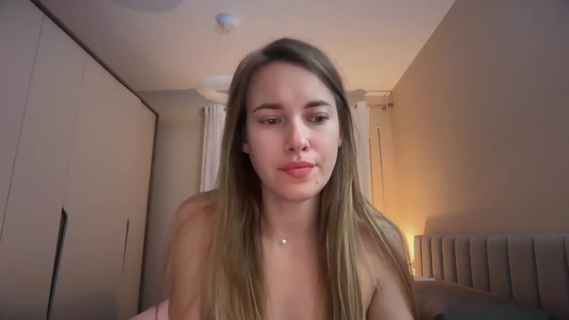 Gallery image thumbnail from SkySunFlower's myfreecams stream on, 01/26/2026, 02:55 image 17 of 20