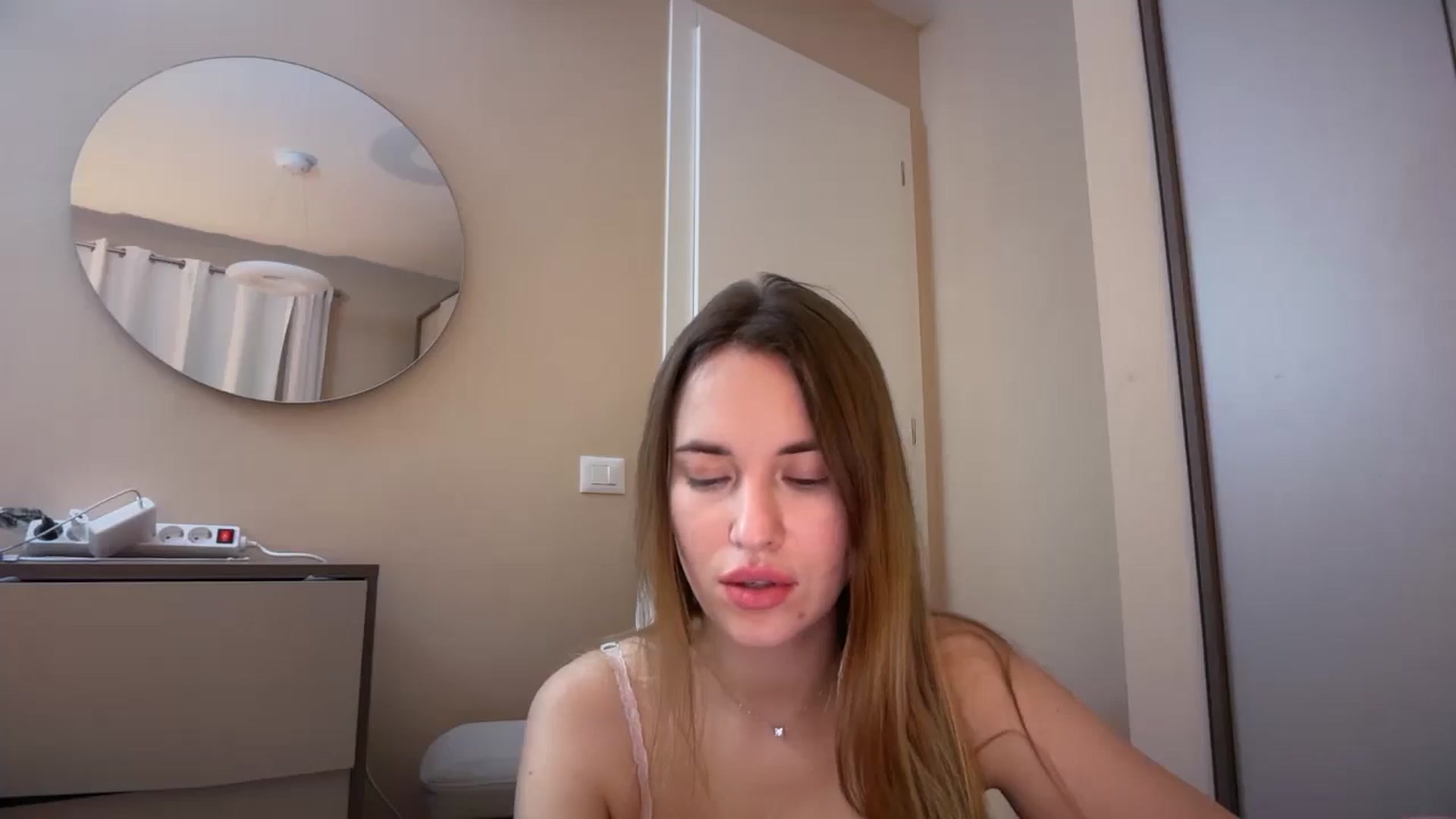 Gallery image thumbnail from SkySunFlower's myfreecams stream on, 01/26/2026, 23:20 image 18 of 20