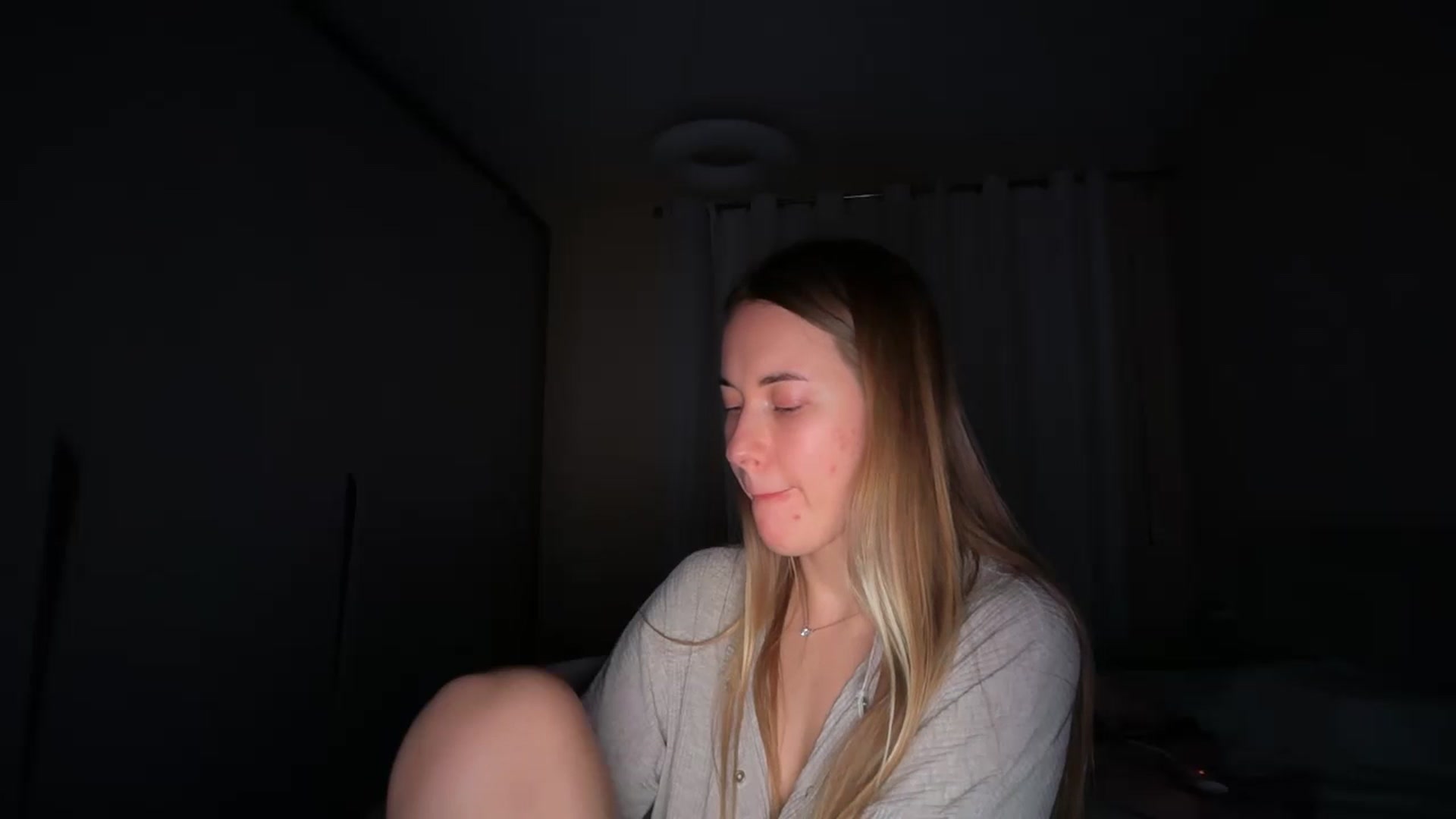 Gallery image thumbnail from SkySunFlower's myfreecams stream on, 01/27/2026, 03:13 image 16 of 20